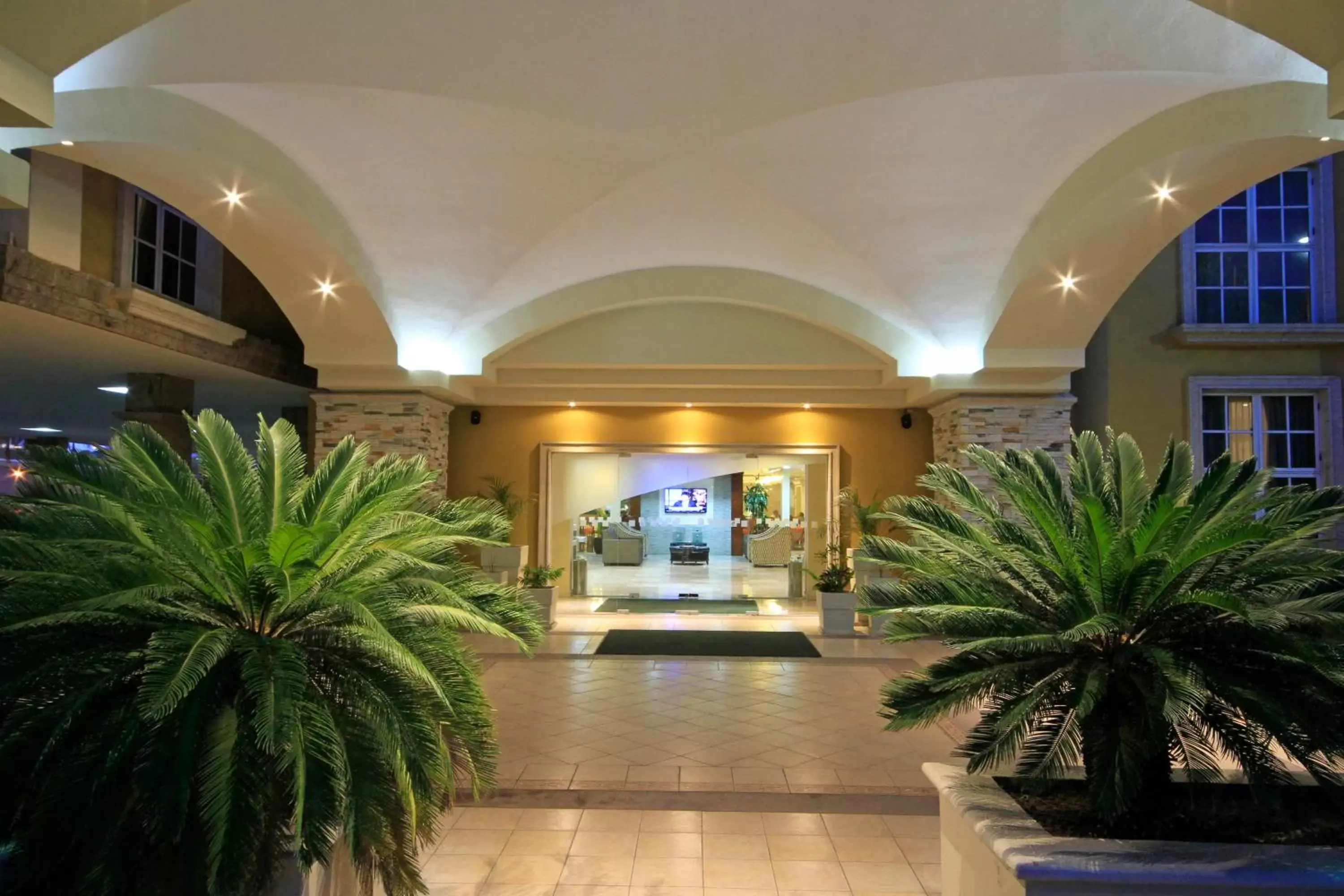 Property building, Lobby/Reception in Holiday Inn Monclova, an IHG Hotel