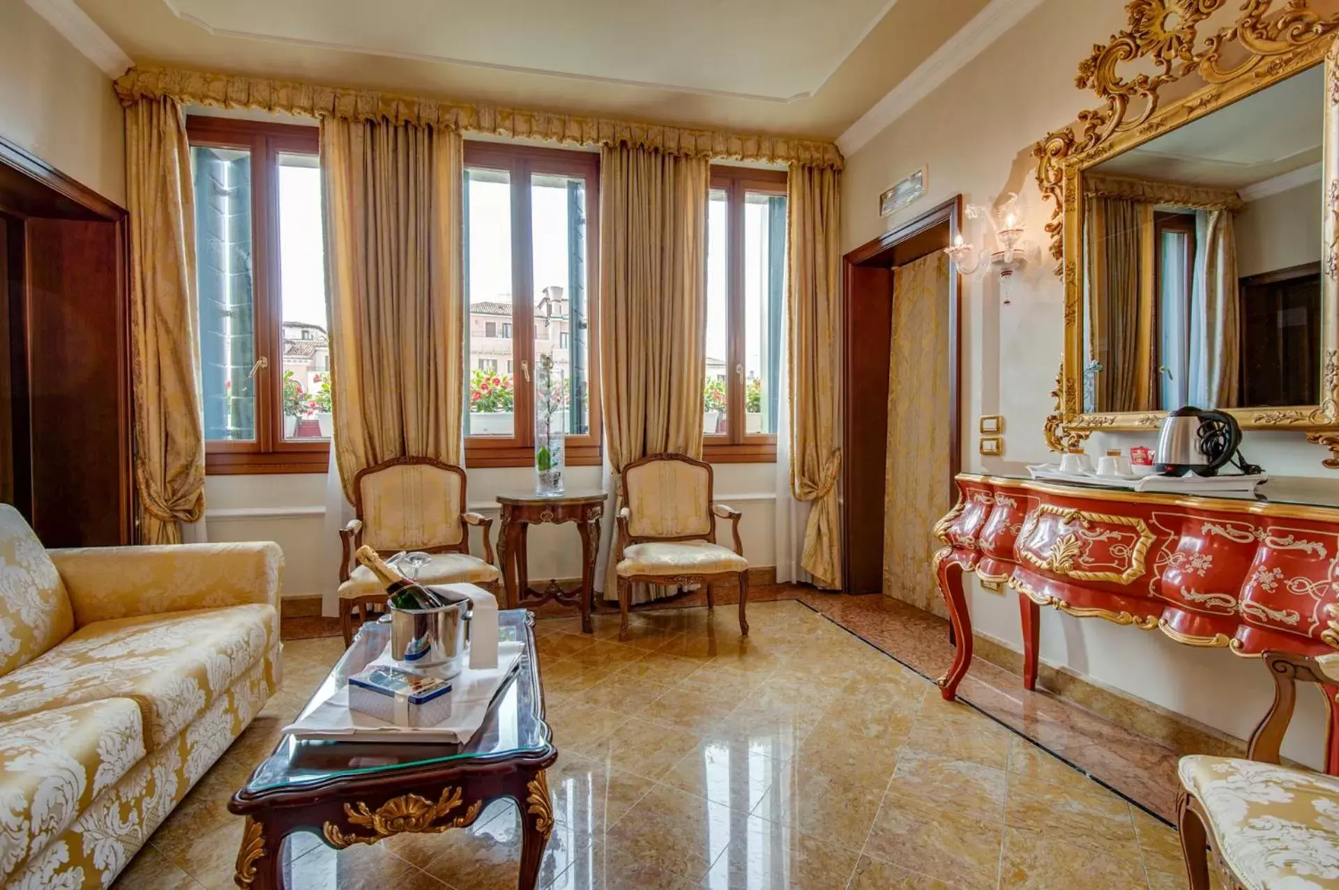 Living room in Canal Grande