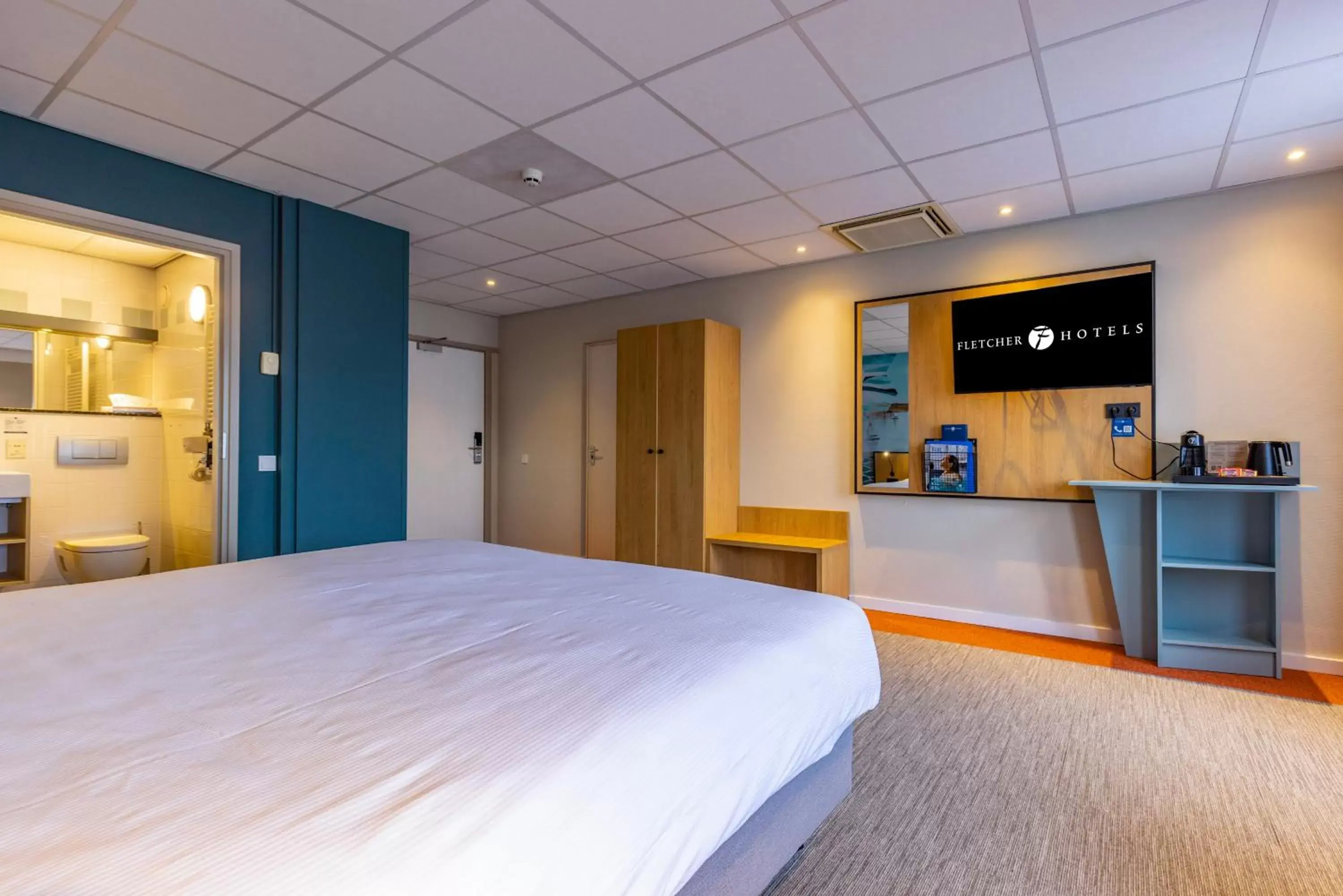 Bedroom, Bed in Fletcher Hotel Restaurant Loosdrecht-Amsterdam Bedroom, Bed in Fletcher Hotel Restaurant Loosdrecht-Amsterdam