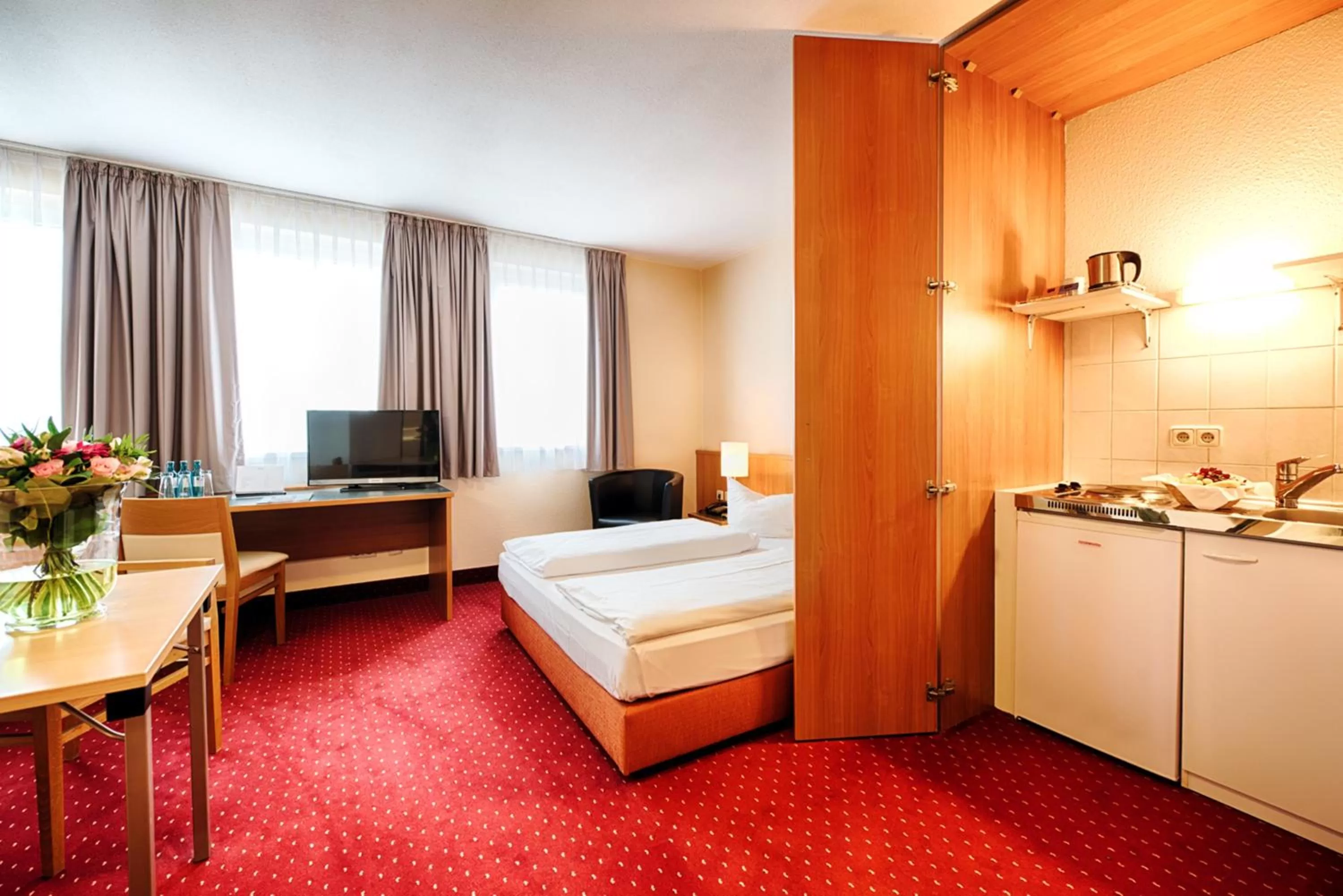 Photo of the whole room, Bed in ACHAT Hotel Chemnitz