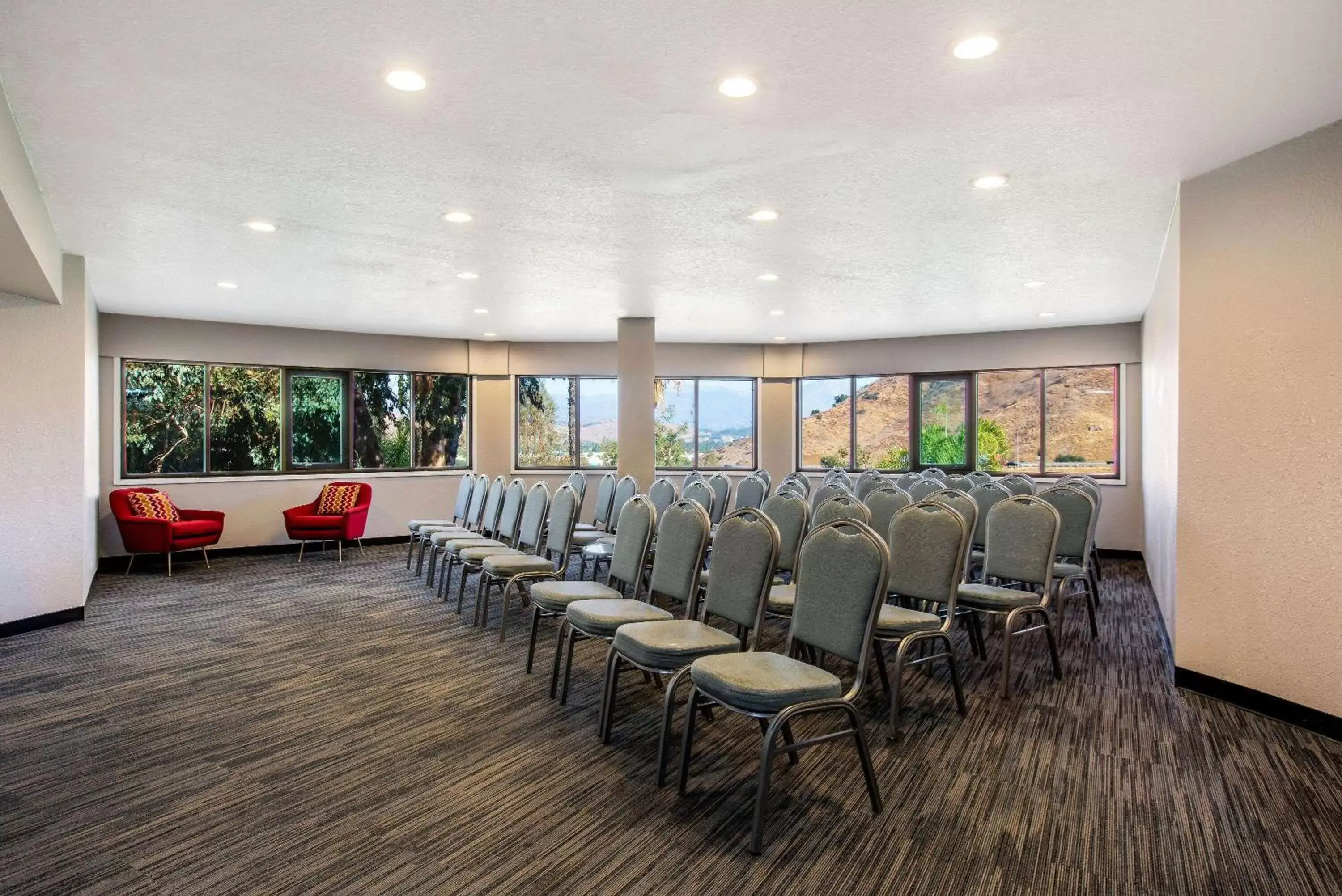 Meeting/conference room in La Quinta by Wyndham Pomona