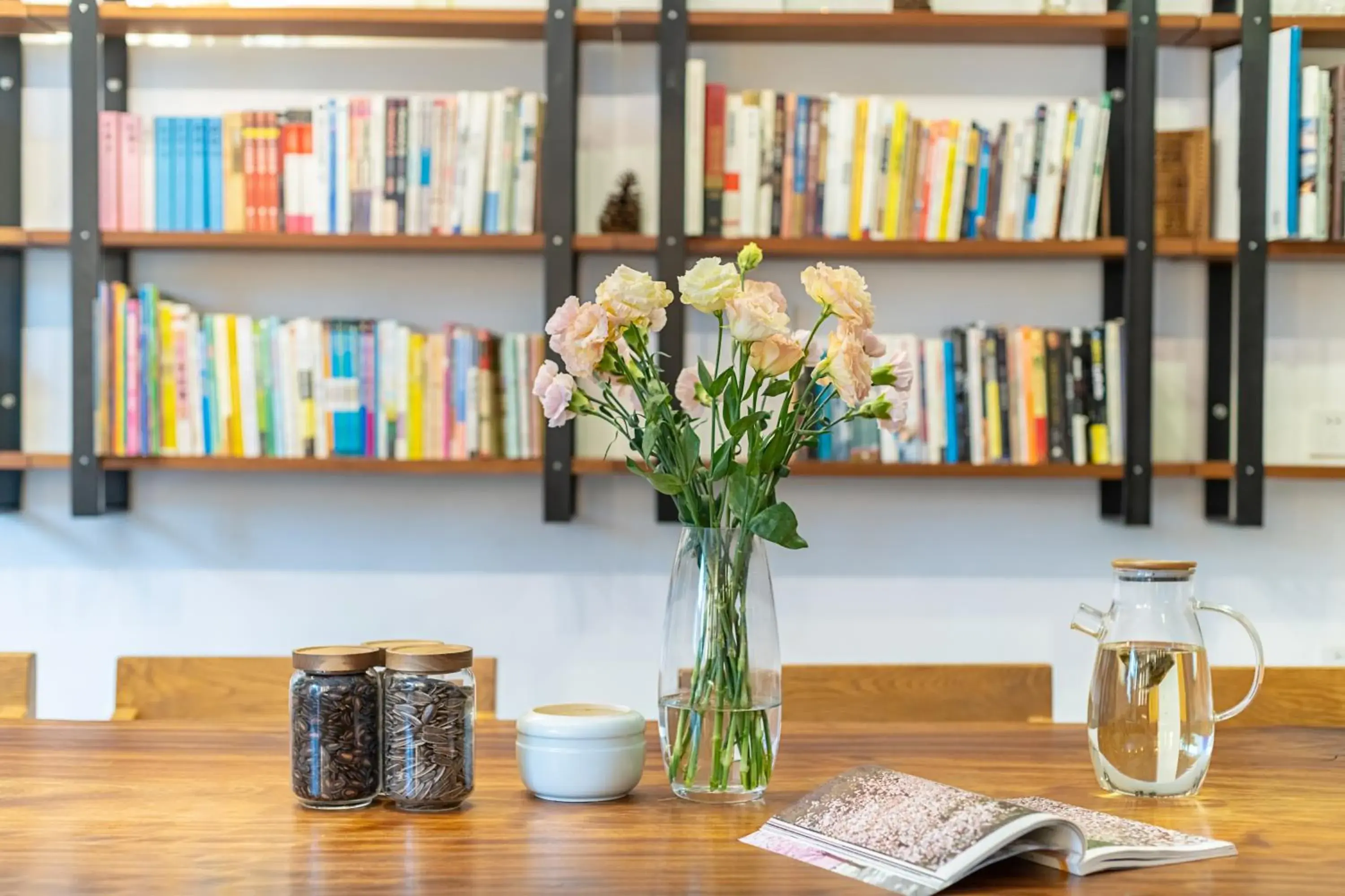 Library in Hangzhou Yueshang Yunshe Boutique Hostel