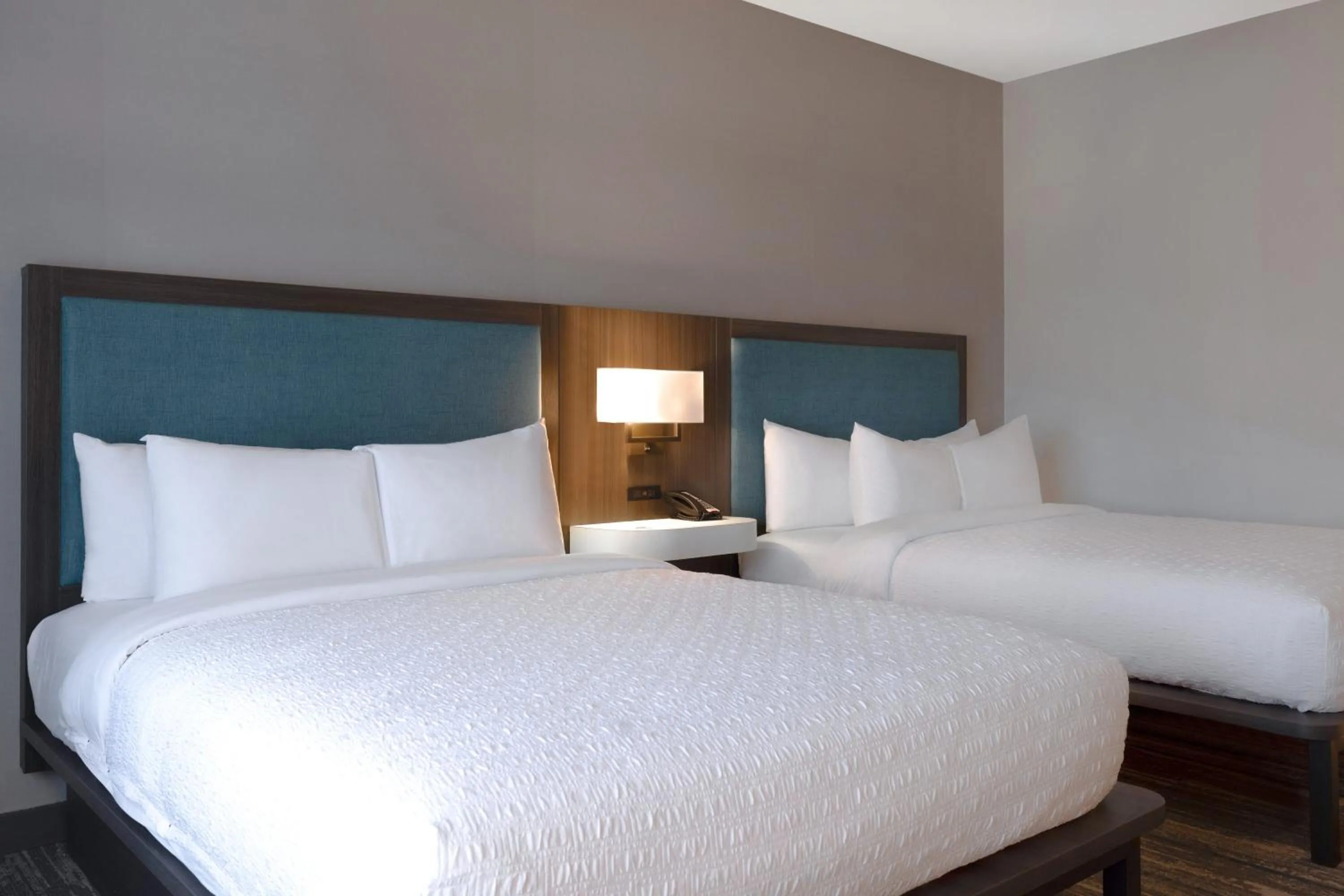 Bed in Hampton Inn Chicago Orland Park