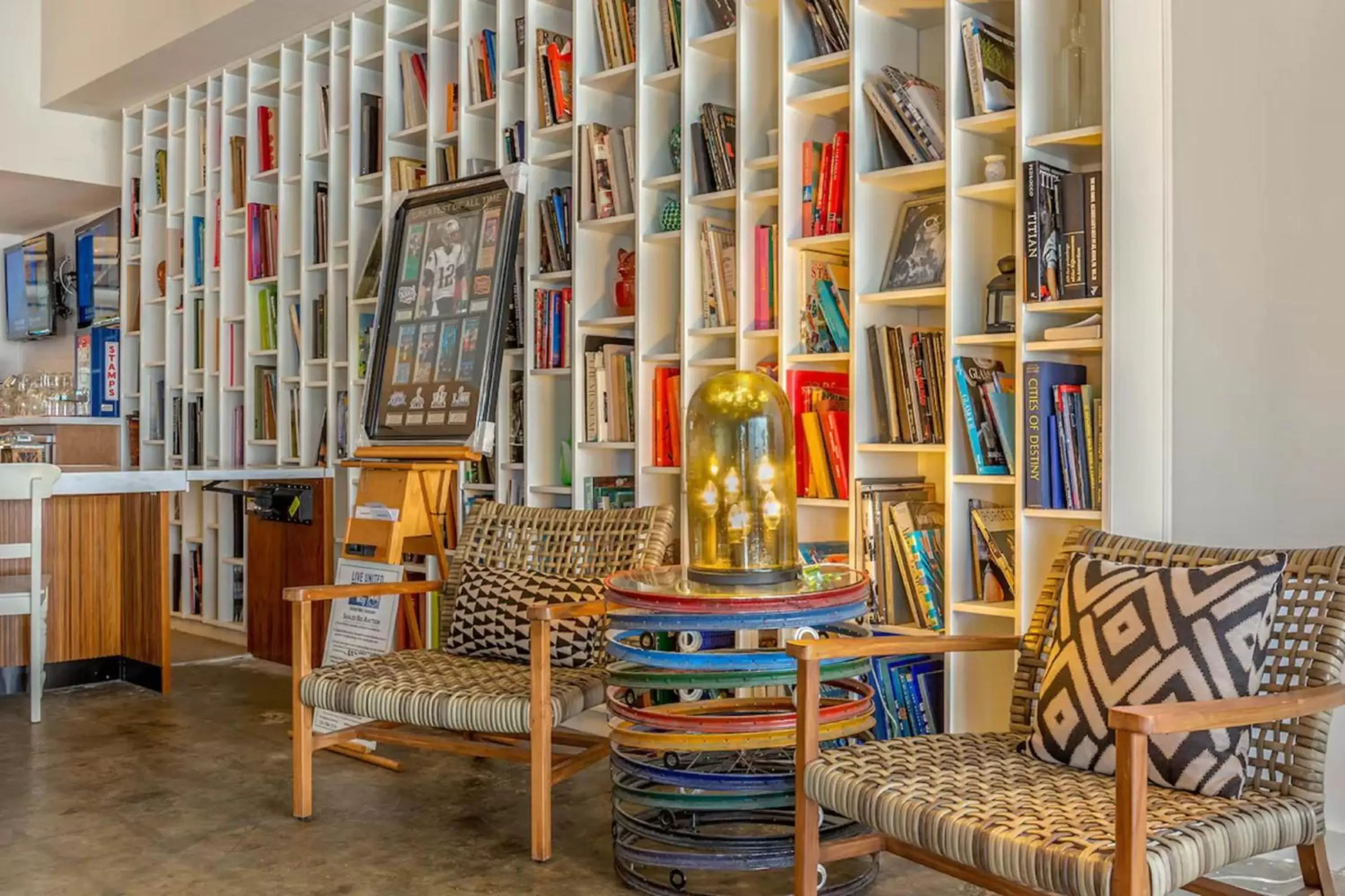 Lobby or reception, Library in Postcard Inn On The Beach