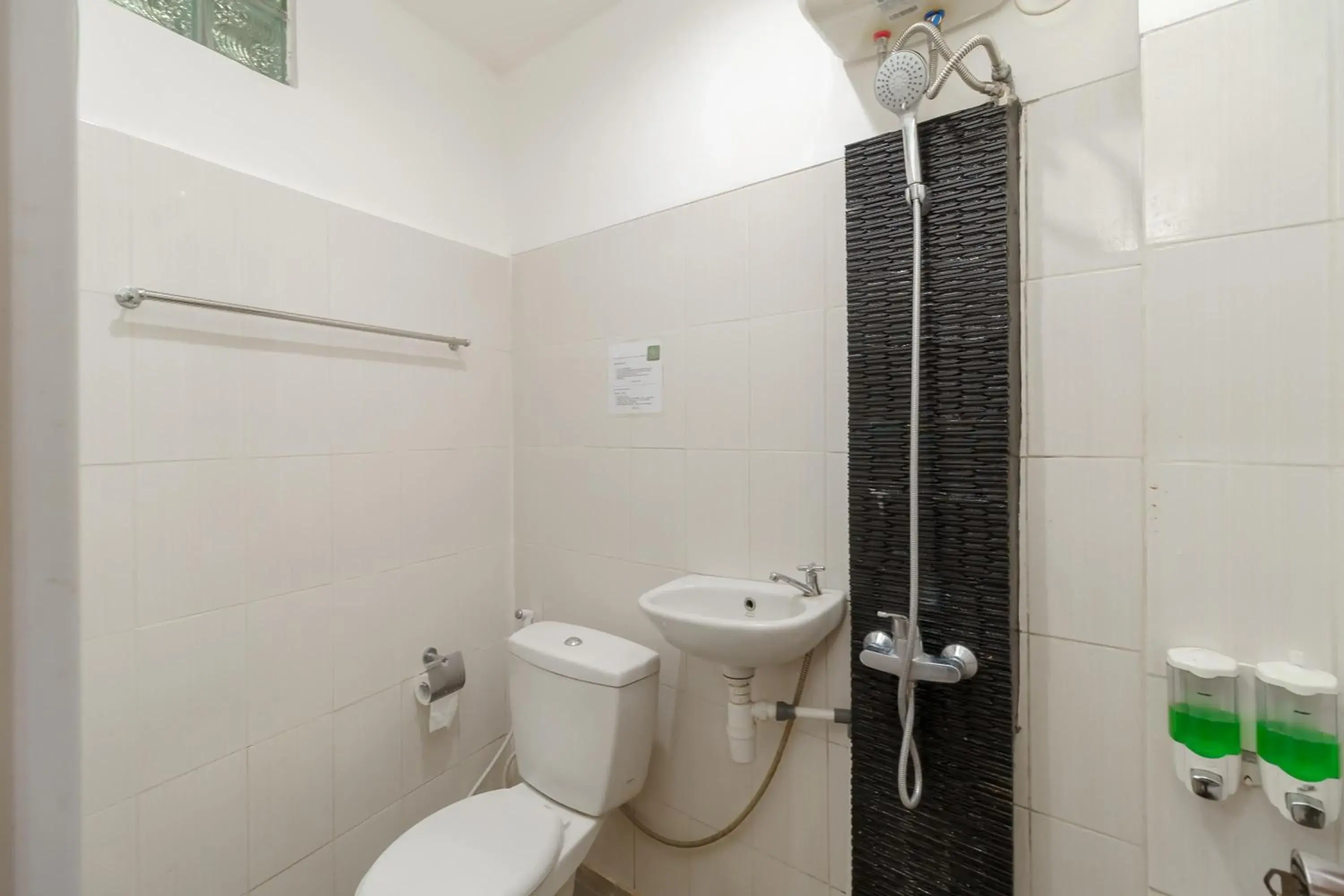 Bathroom in Green Apple Residence near Sarinah RedPartner