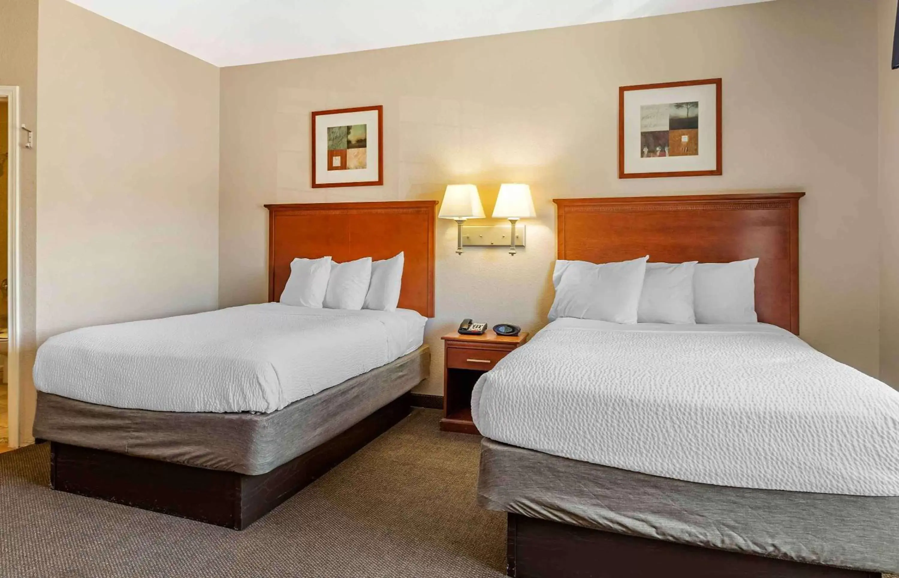 Bedroom, Bed in Extended Stay America Suites - Houston - Kingwood