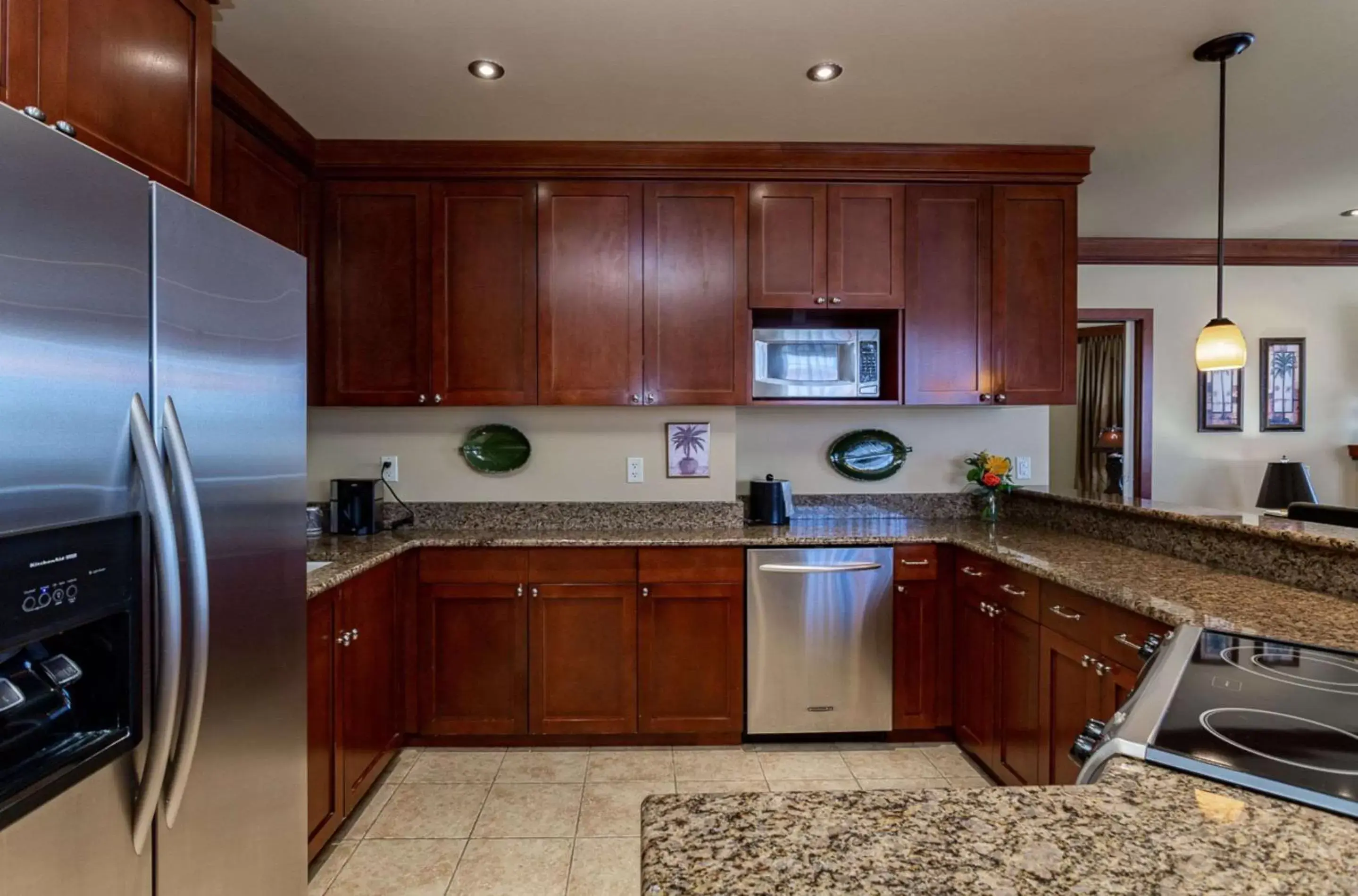 Kitchen or kitchenette, Kitchen/Kitchenette in Jefferson Street Inn, a Member of Radisson Individuals