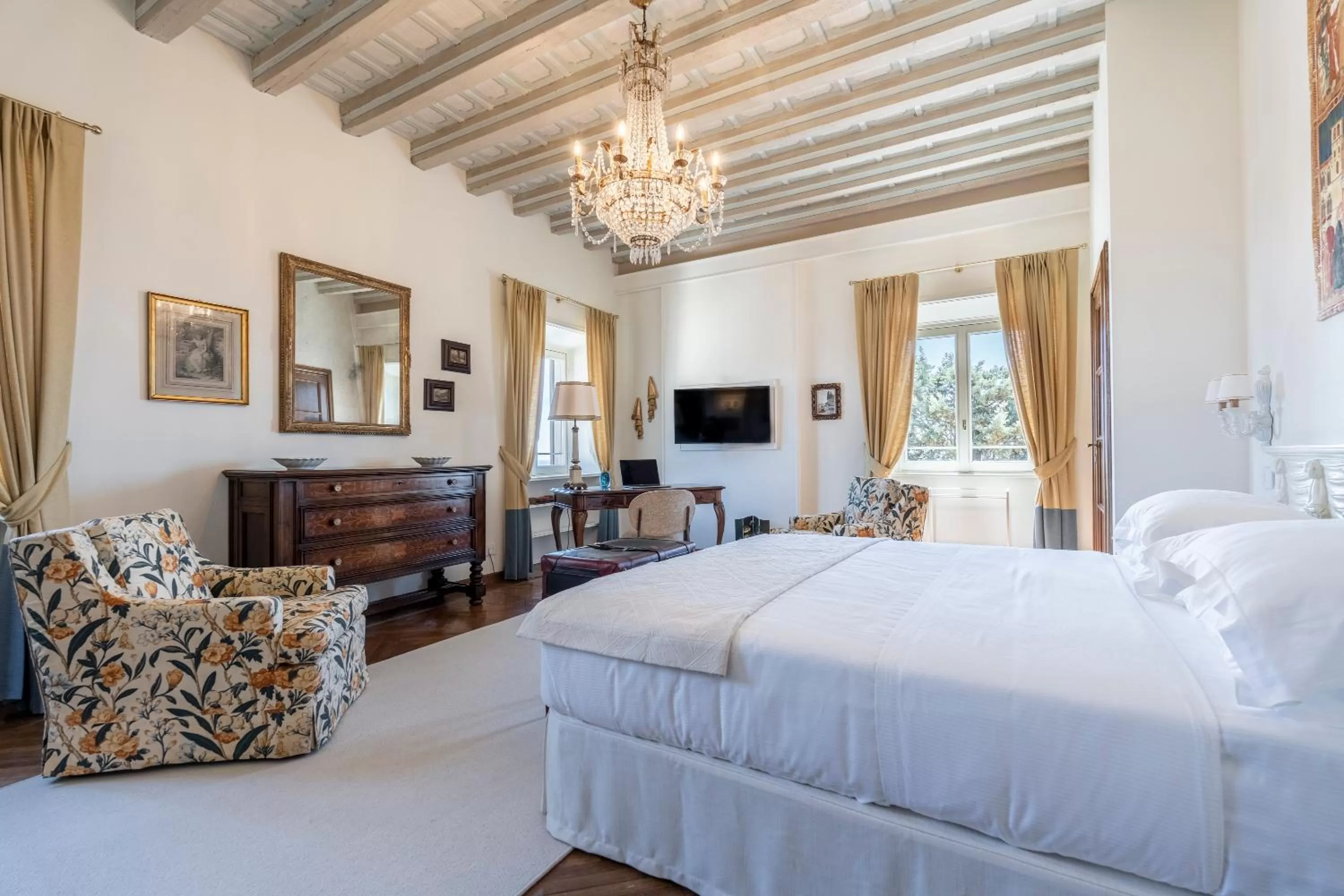 Photo of the whole room, Bed in FORESTERIA di PALAZZO RADICI