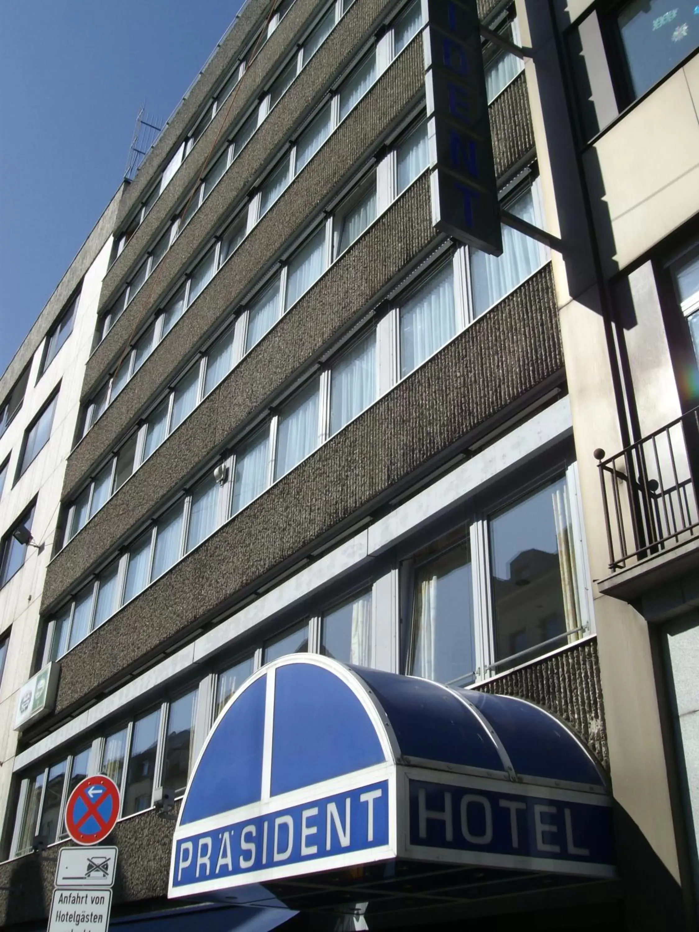 Facade/entrance in Superior Hotel Präsident Facade/entrance in Superior Hotel Präsident