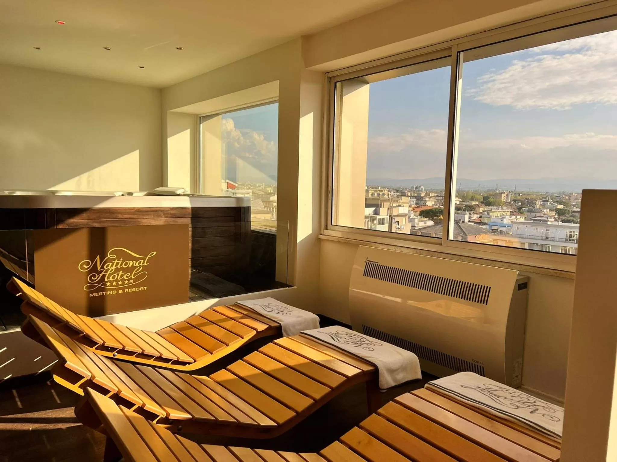 Spa and wellness centre/facilities, Bed in National Hotel