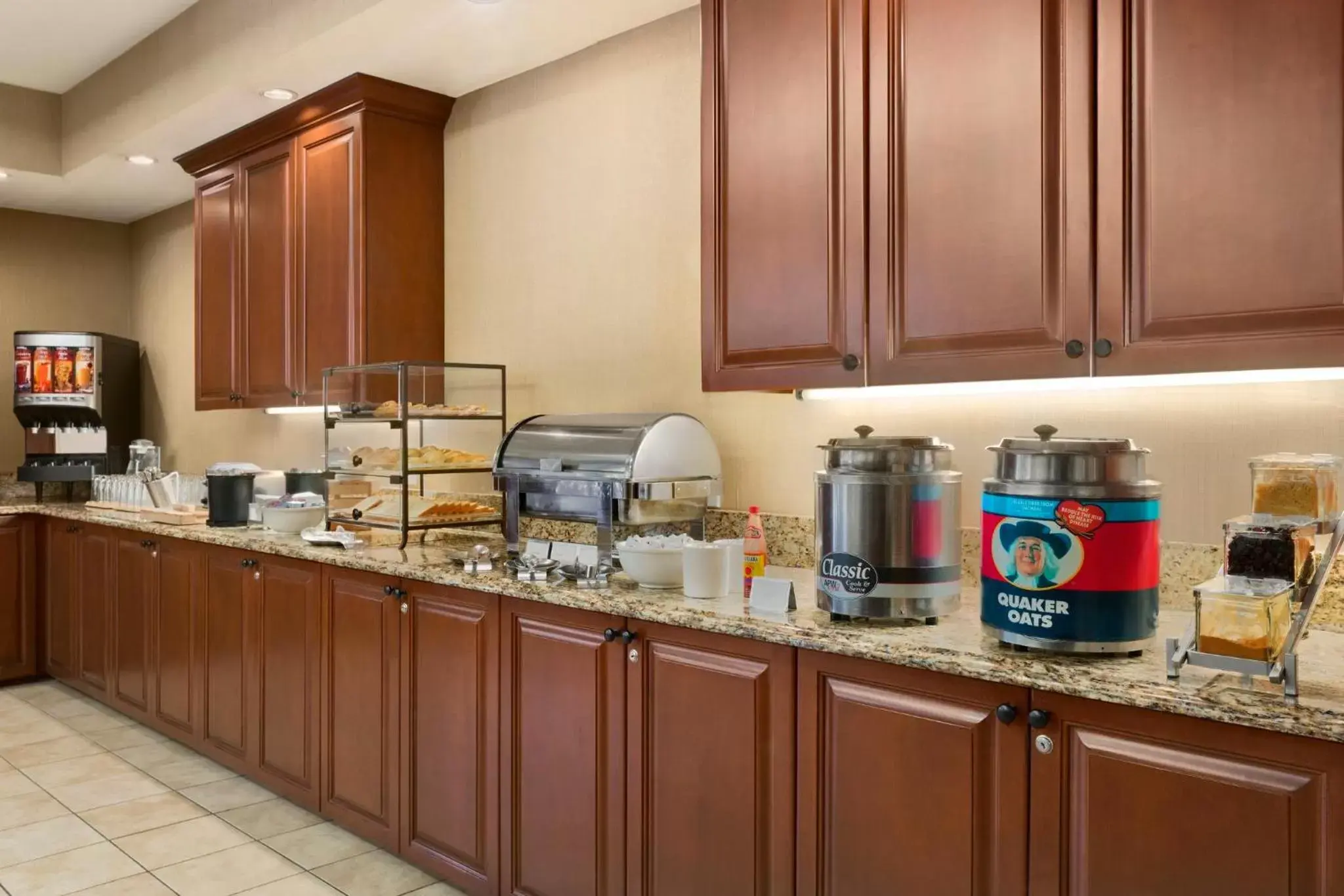 Restaurant/places to eat, Kitchen/Kitchenette in Country Inn & Suites by Radisson, Atlanta Galleria Ballpark, GA