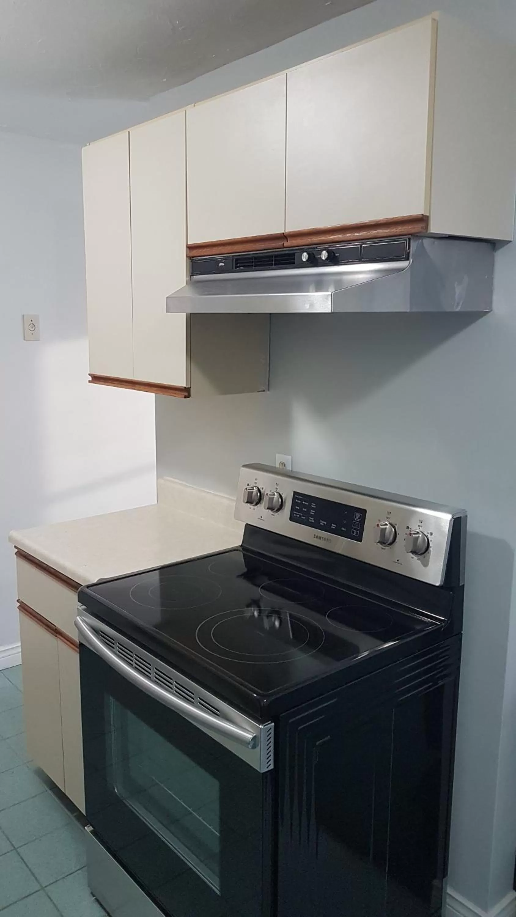 Kitchen or kitchenette in Executive Suites