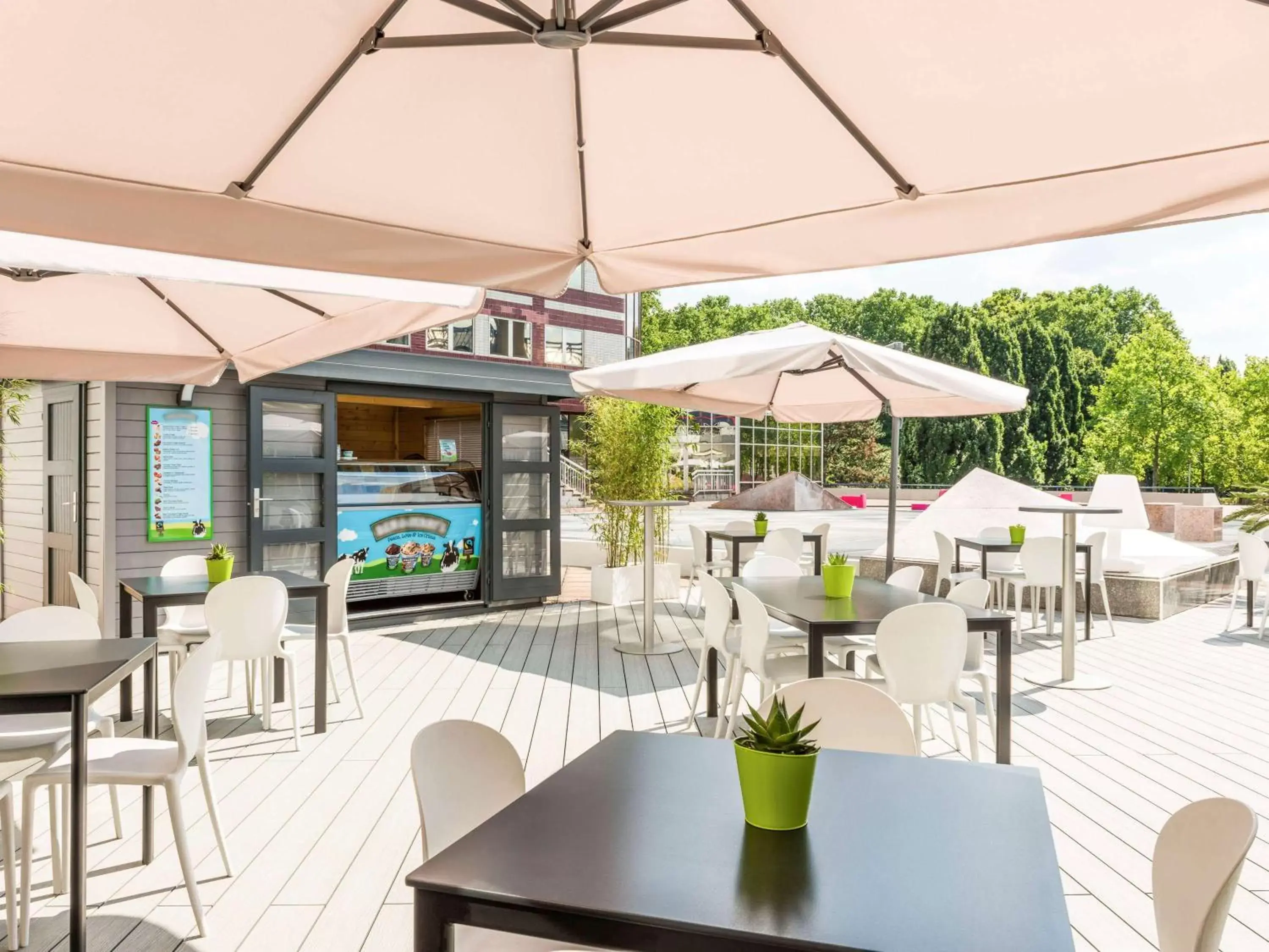 Restaurant/Places to Eat in ibis Styles Paris Bercy