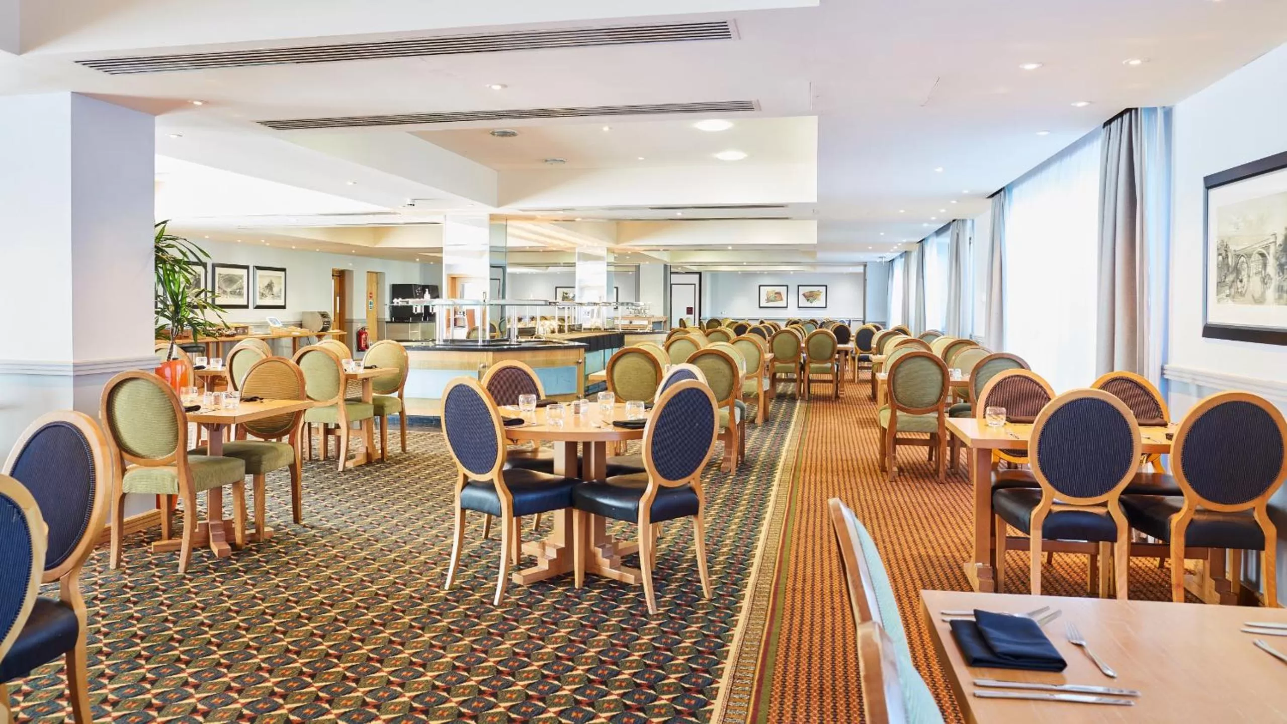 Restaurant/Places to Eat in Alexandra House