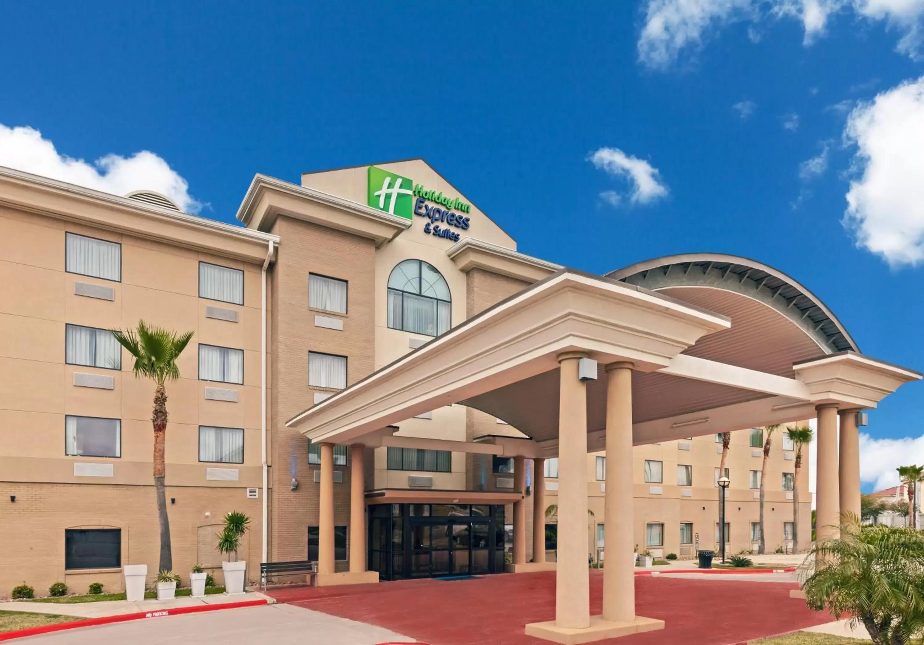 Property Building in Holiday Inn Express & Suites - Laredo-Event Center Area, an IHG Hotel