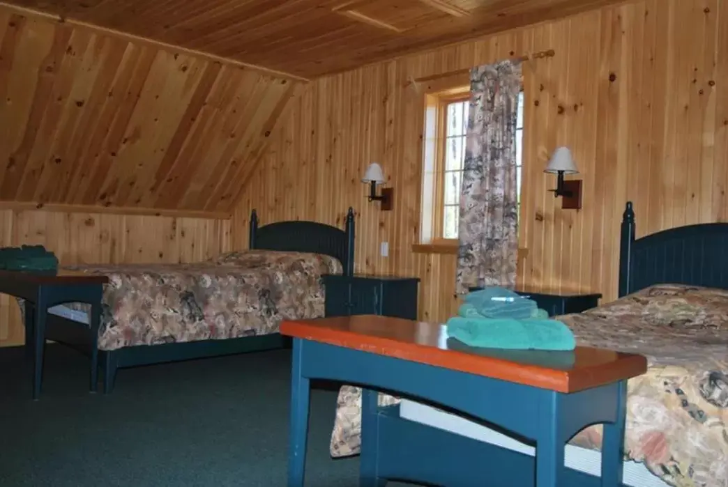 Bedroom, Seating Area in Camp Taureau - Altaï Canada