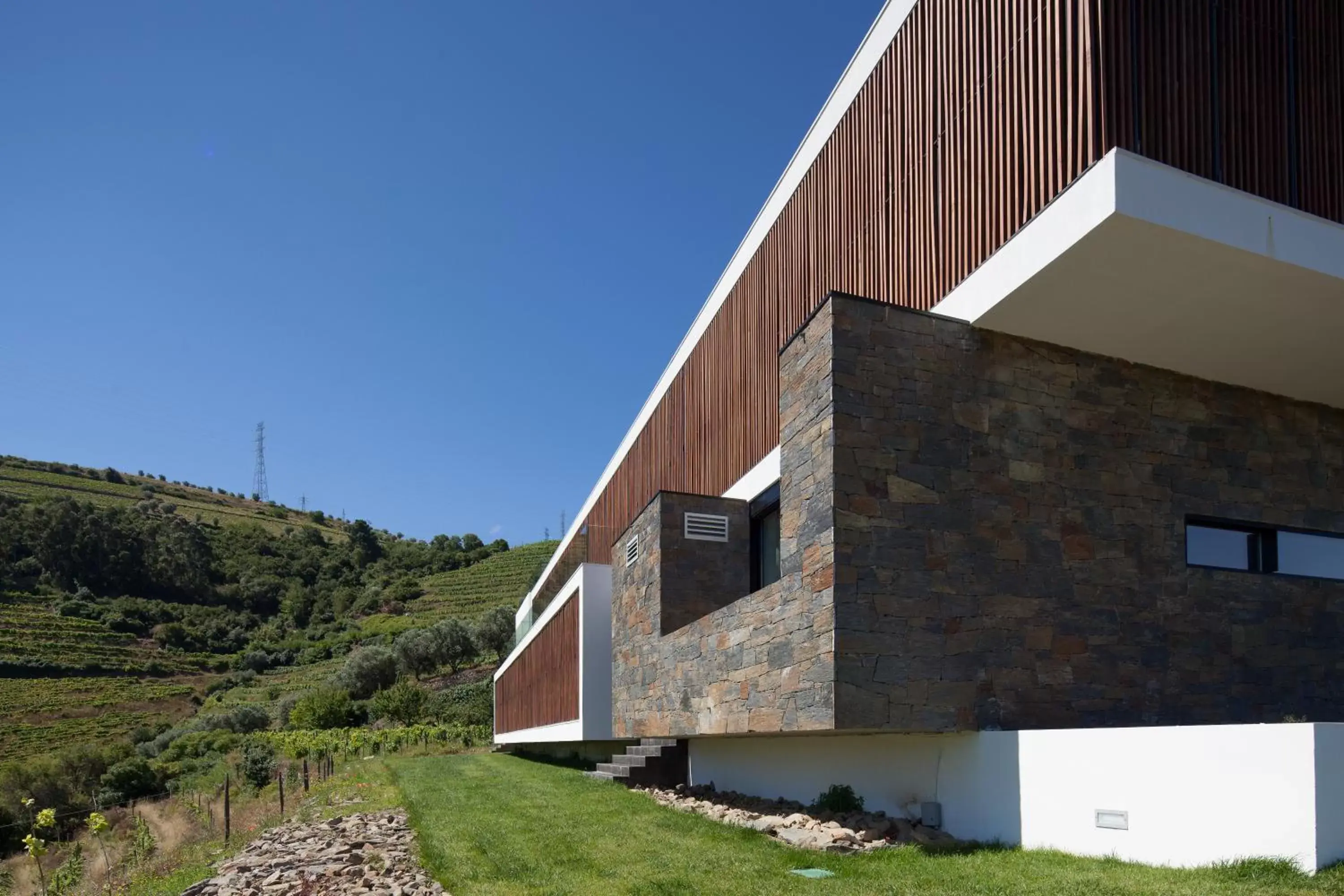 Facade/entrance, Property Building in Quinta De Casaldronho Wine Hotel