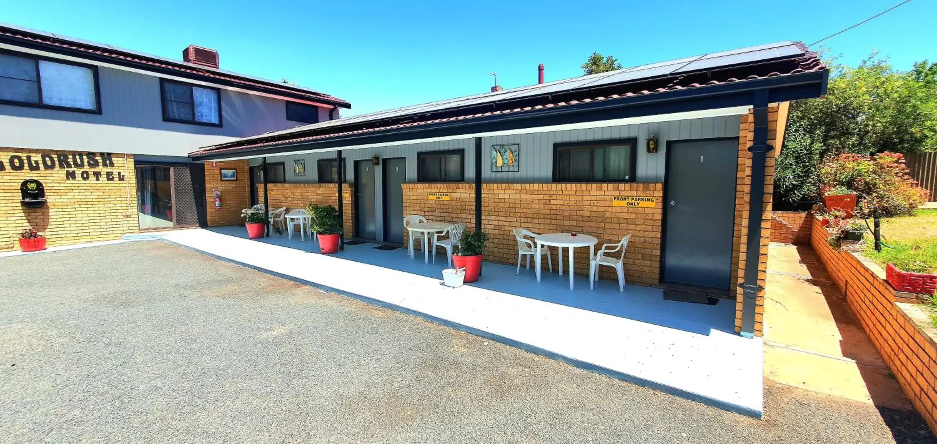 Property Building in Goldrush Motel Young CBD