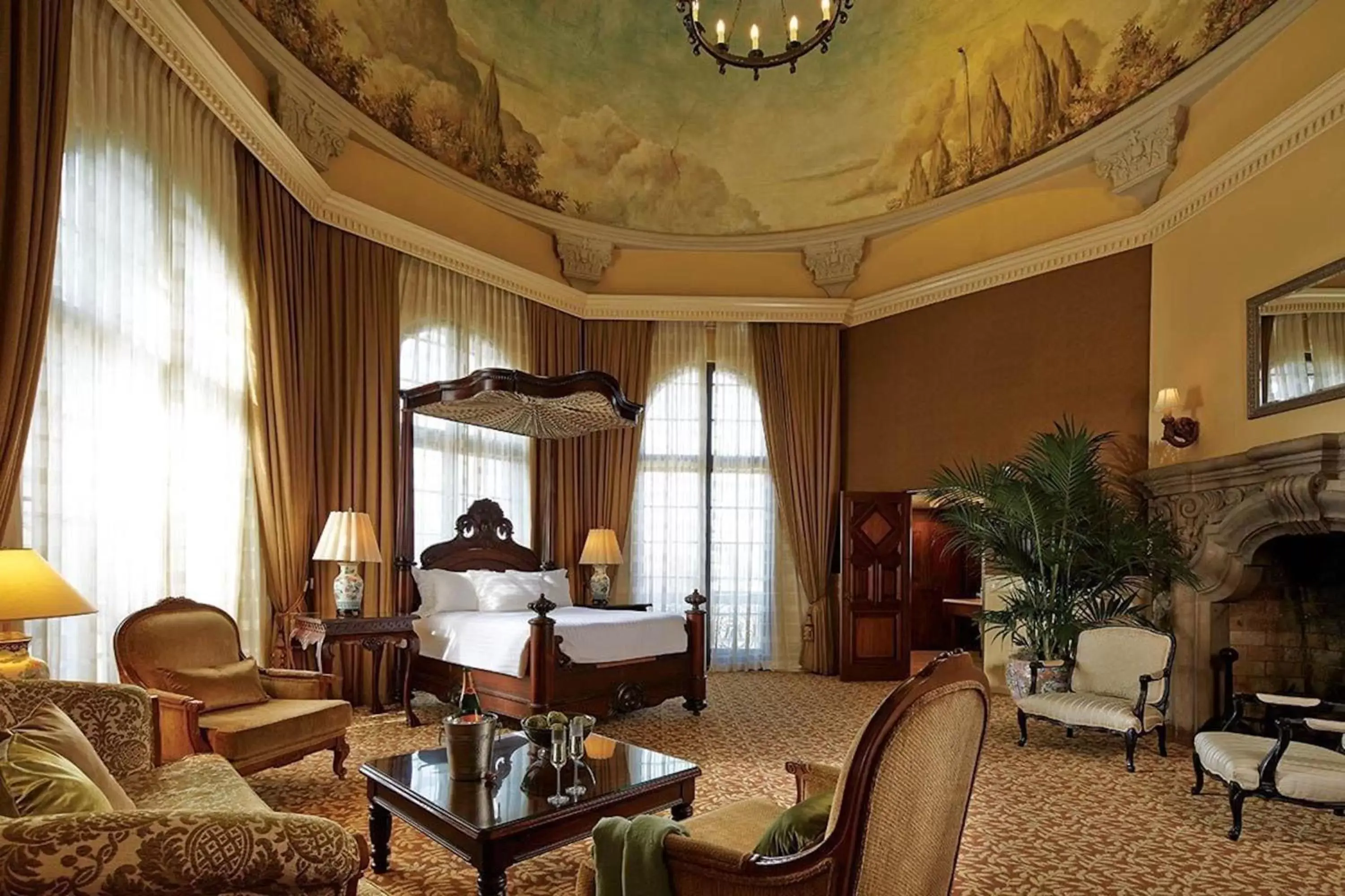 Living room, Seating Area in The Mission Inn Hotel and Spa