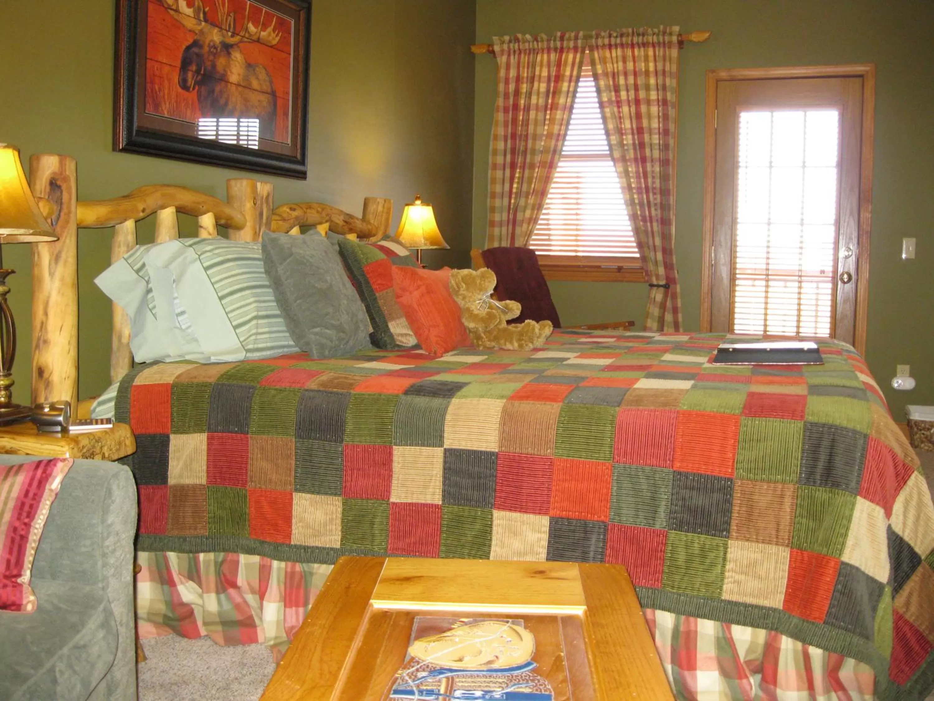 Bed in Berry Springs Lodge