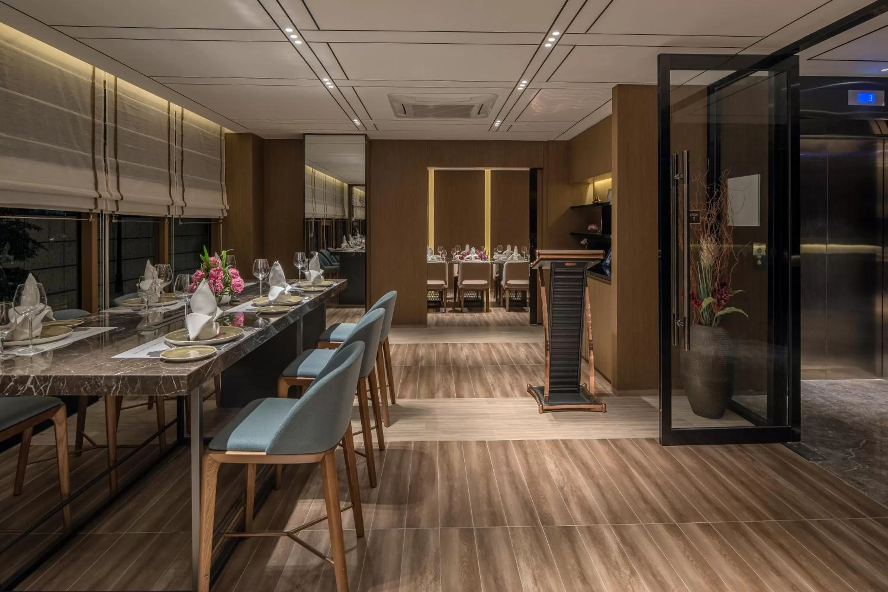 Restaurant/places to eat in Oakwood Premier Phnom Penh