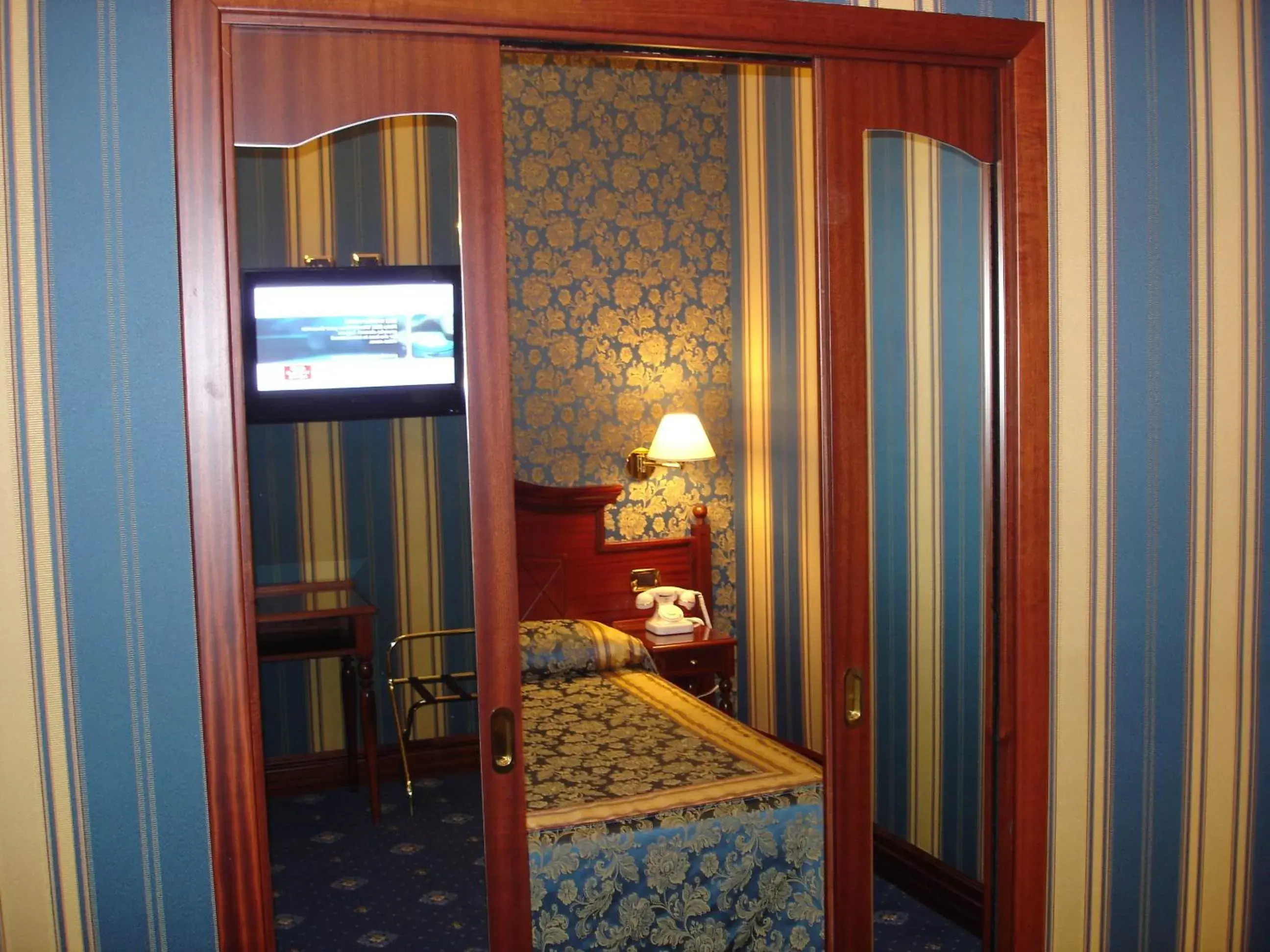 Bedroom in Hotel Best Roma
