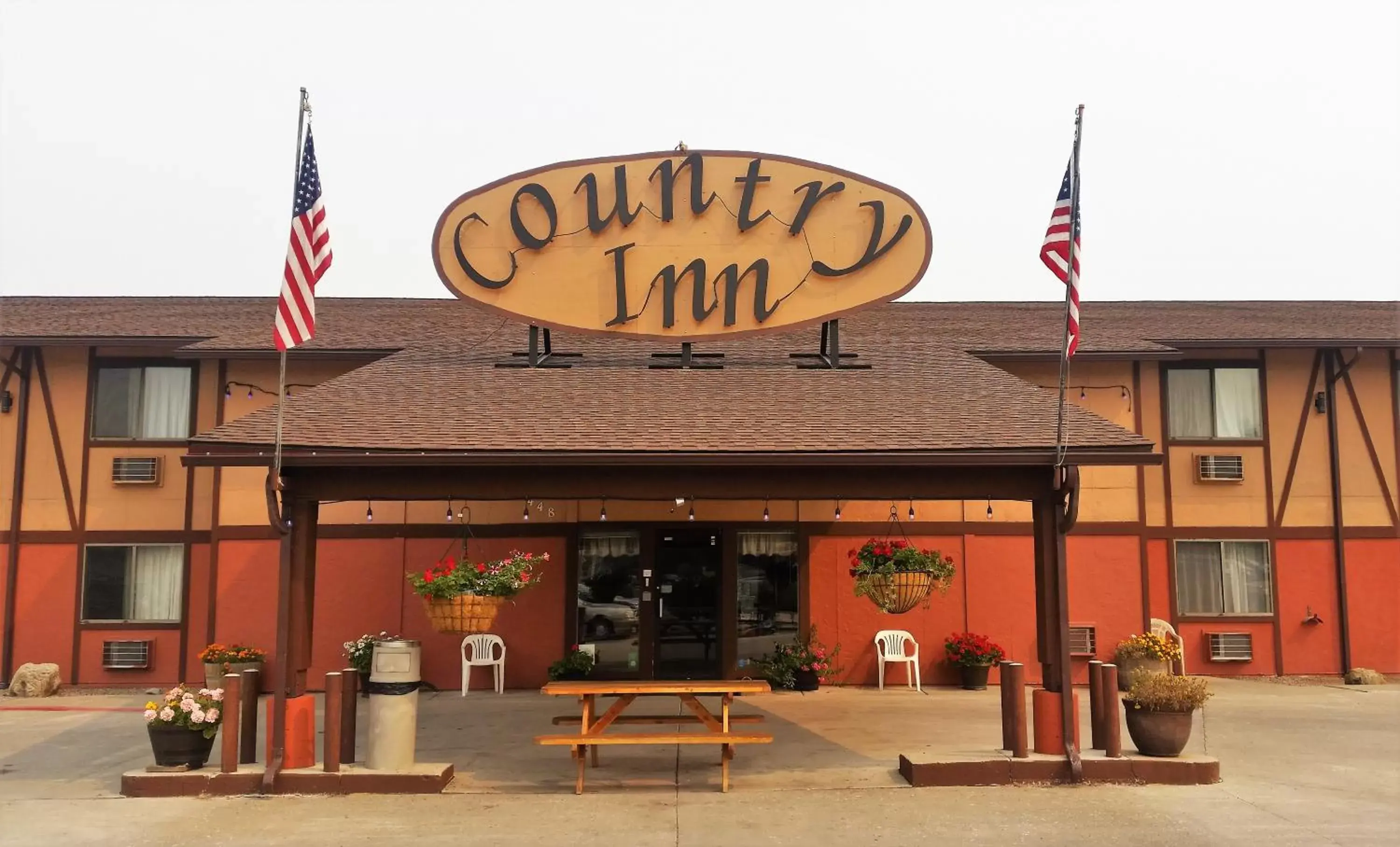 Facade/entrance in Country Inn Libby