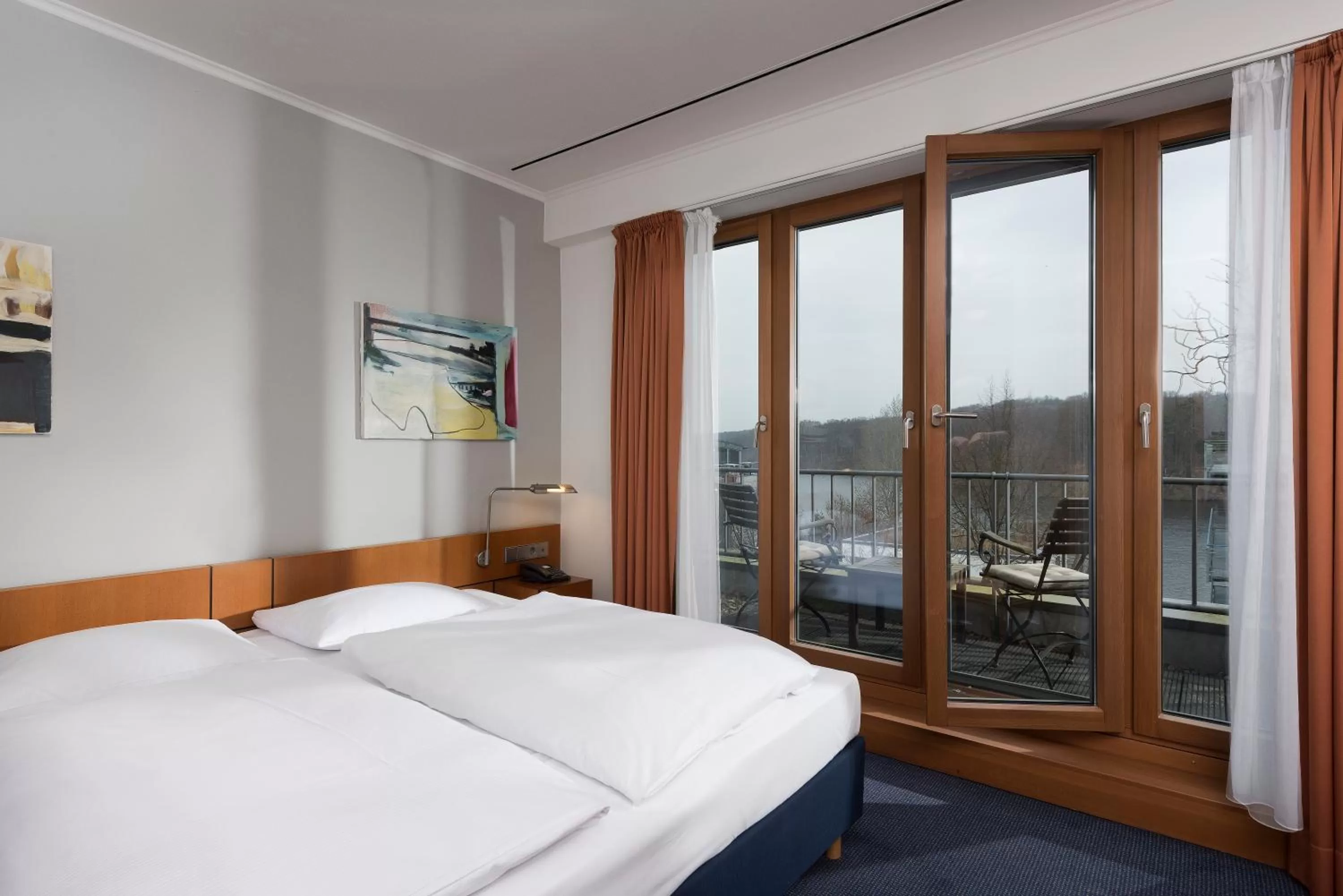 Photo of the whole room, Bed in Seminaris Hotel Potsdam Griebnitzsee