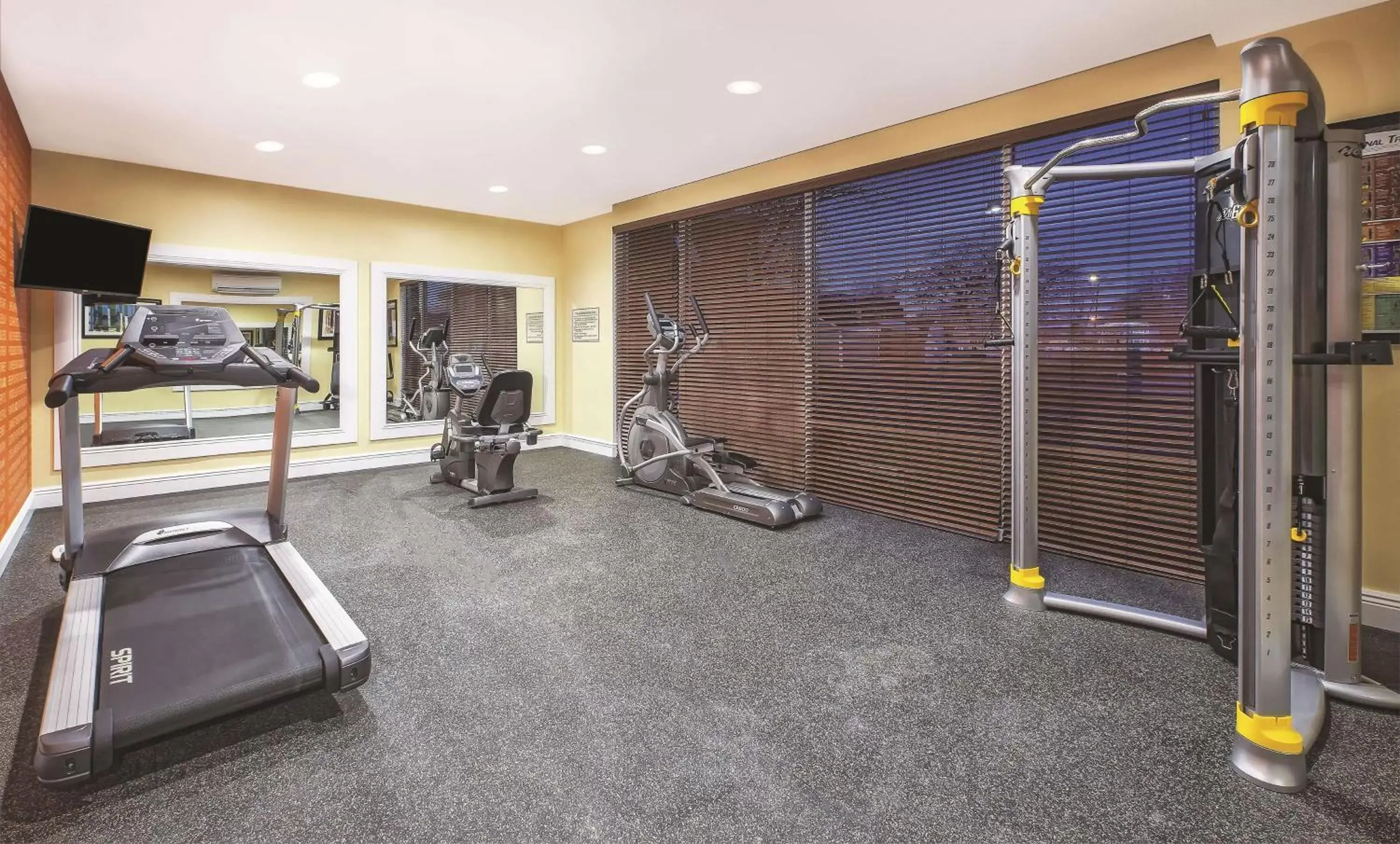 Fitness centre/facilities, Fitness Center/Facilities in La Quinta by Wyndham Niagara Falls