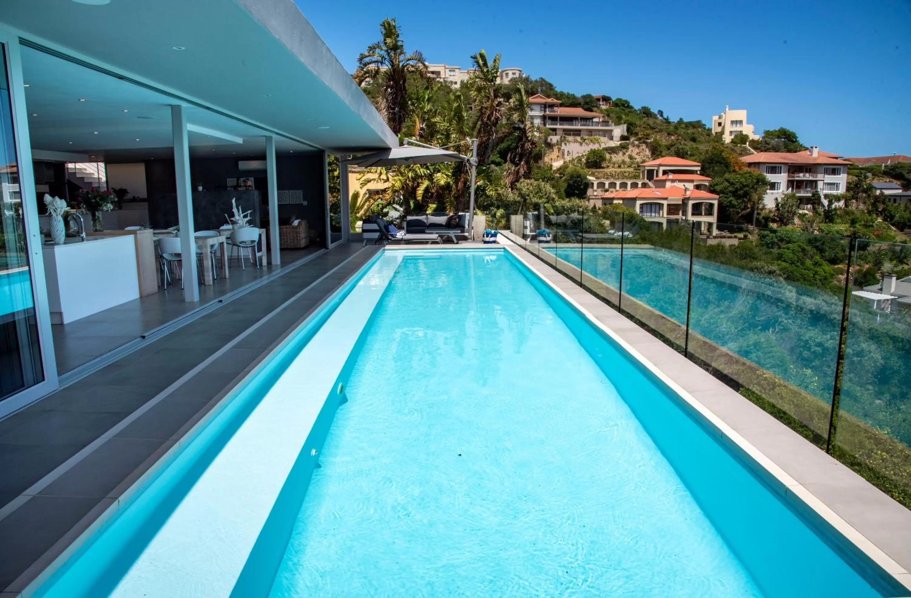 Swimming pool in Crown on the Heads