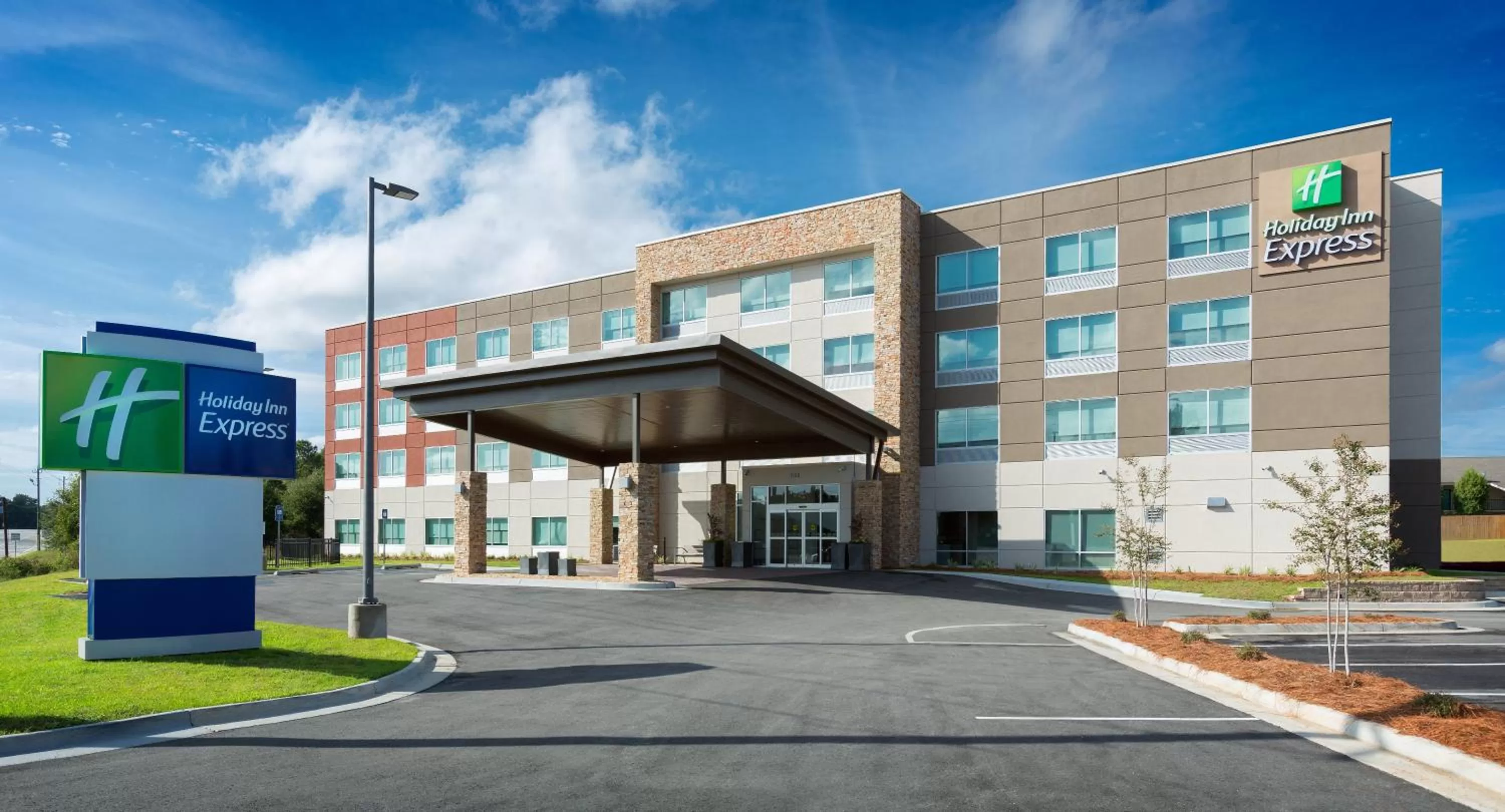Property building in Holiday Inn Express - Lake Park by IHG
