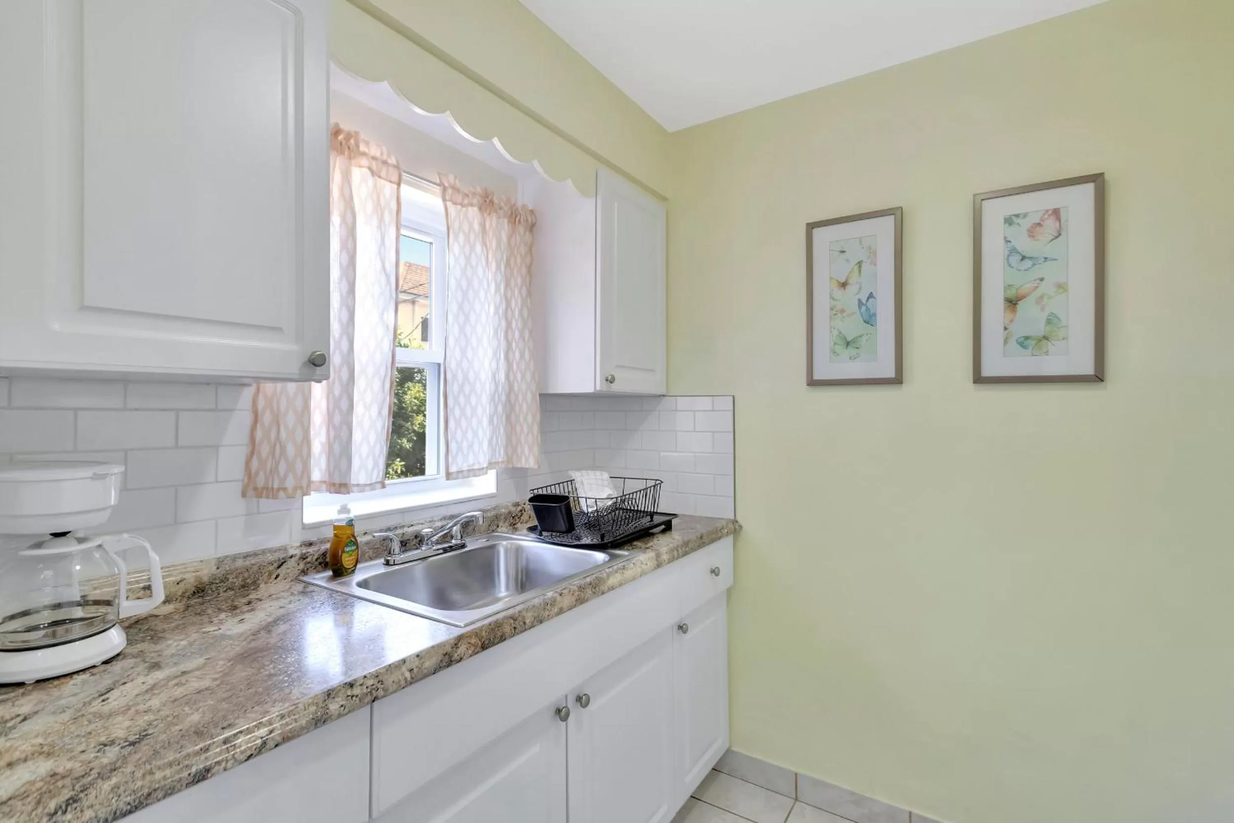 Kitchen or kitchenette, Kitchen/Kitchenette in Seahorse Guesthouse