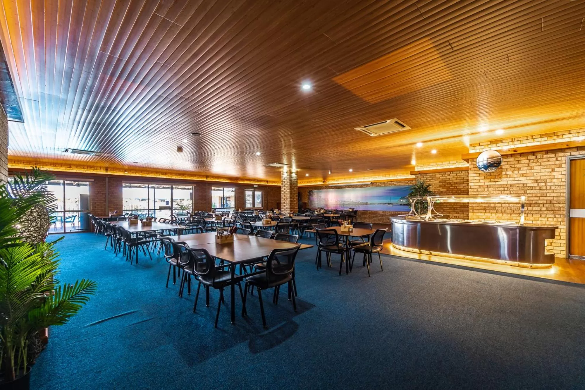 Restaurant/places to eat in Carnarvon Motel