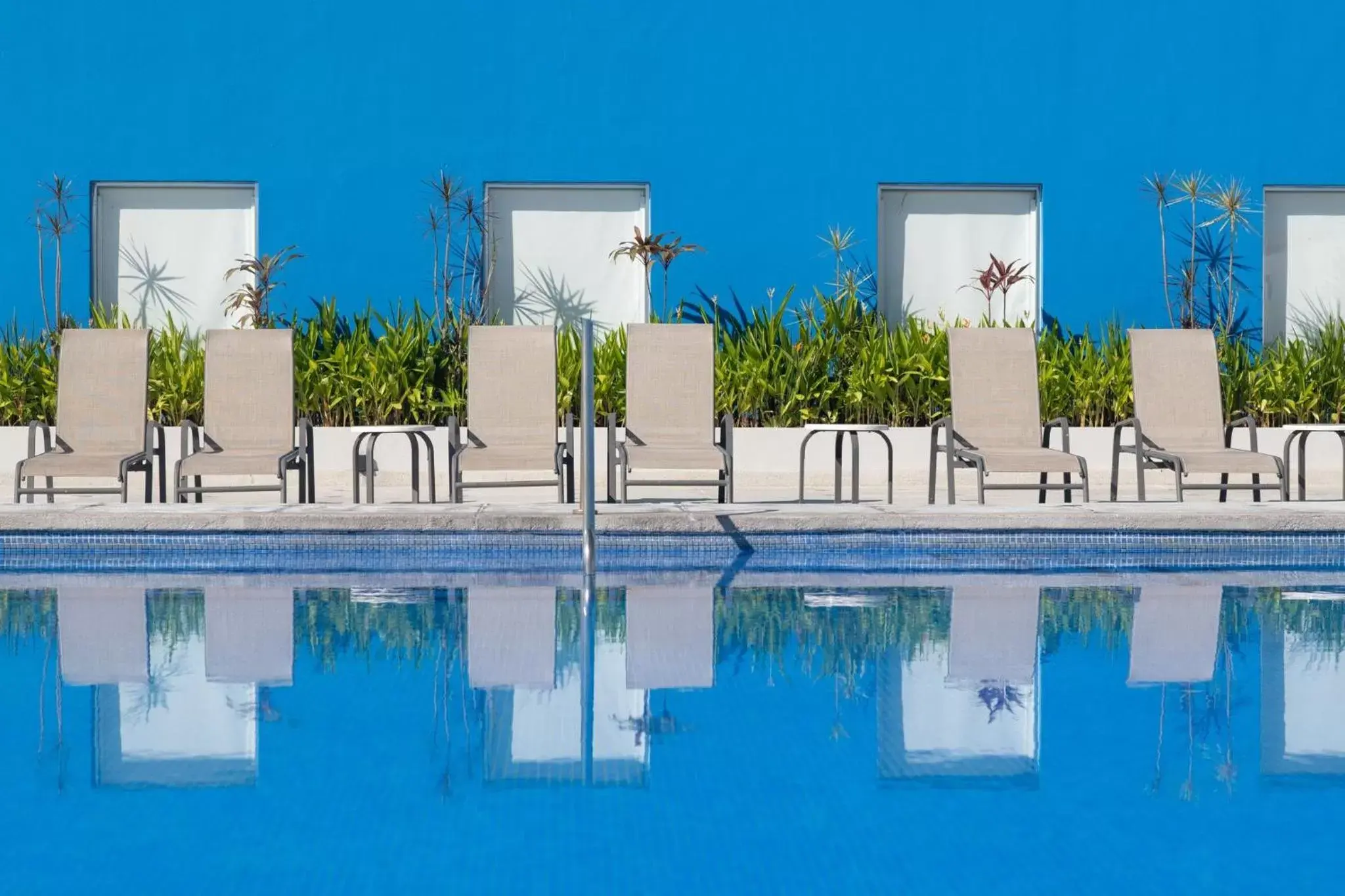 Swimming Pool in One Puerto Vallarta Aeropuerto