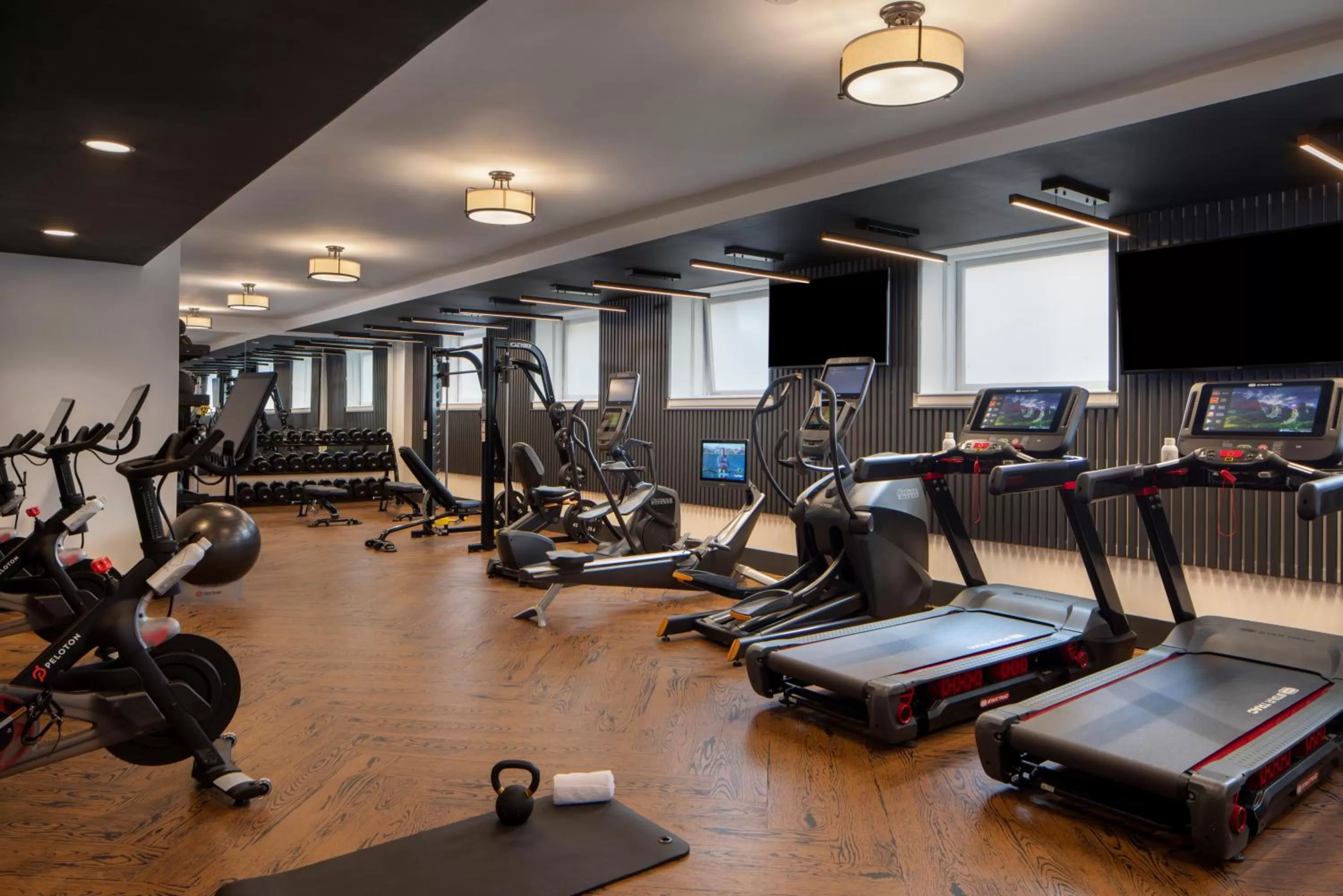 Fitness centre/facilities in Beacon Grand, A Union Square Hotel