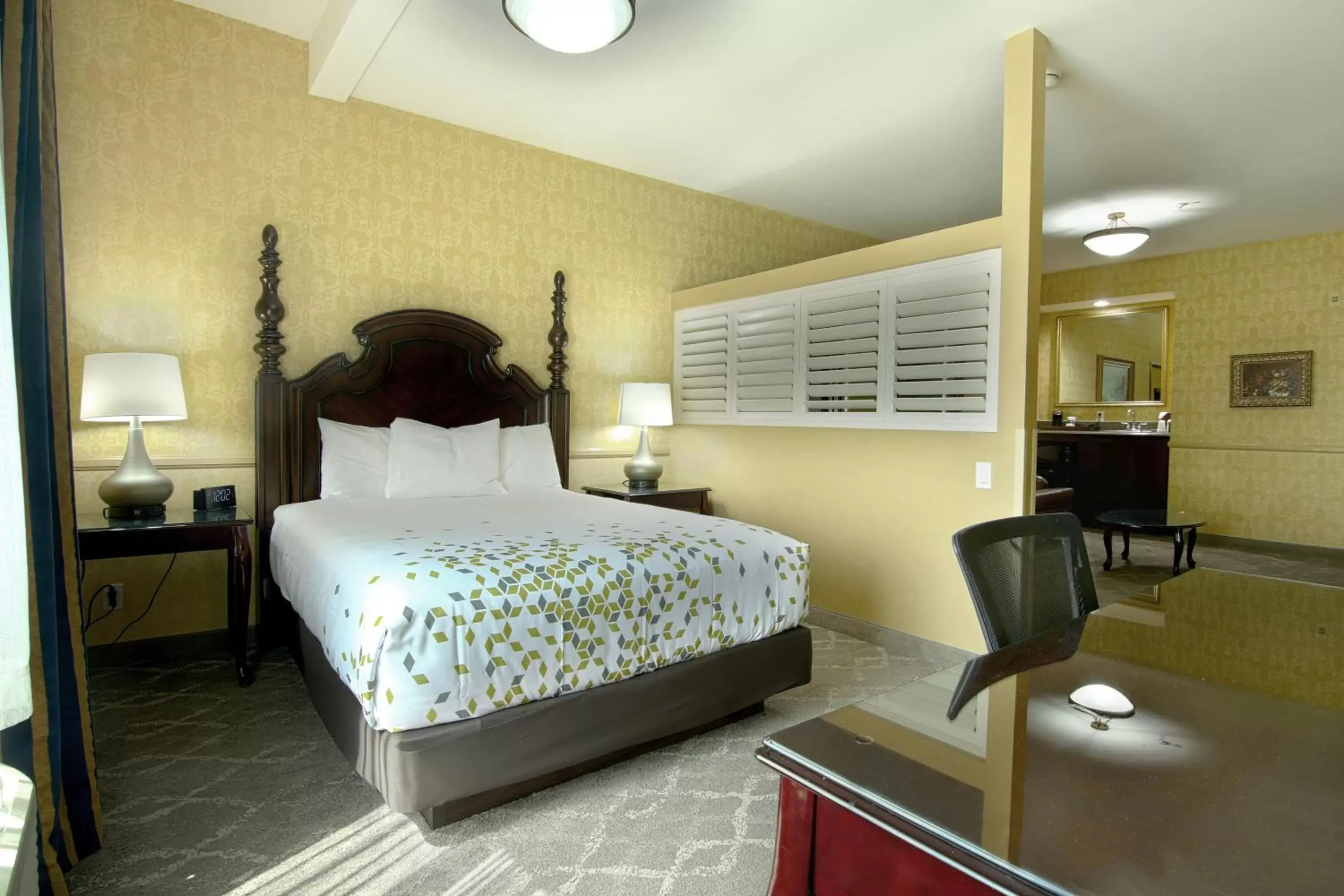 Photo of the whole room, Bed in Azure Hotel&Suites Ontario Trademark Collection by Wyndham