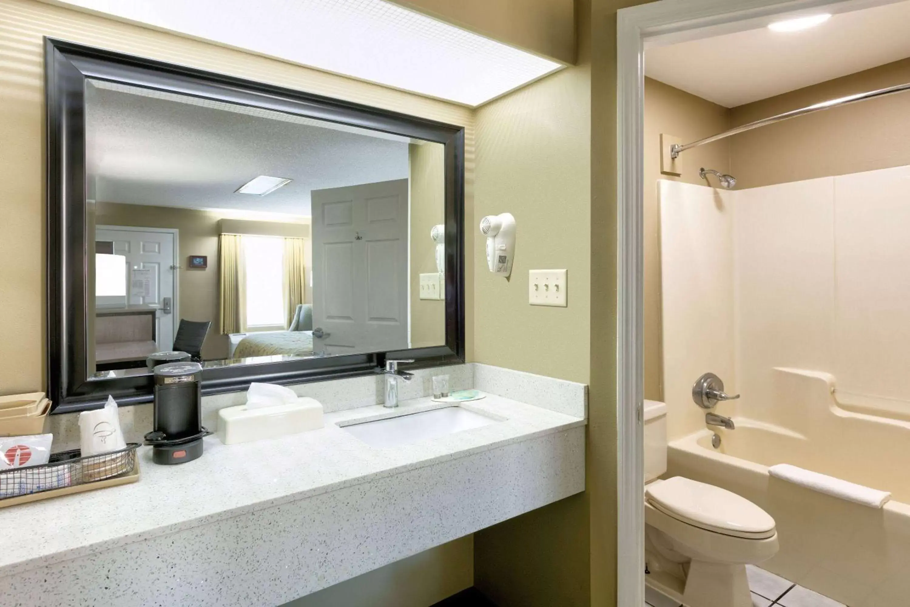 TV and multimedia, Bathroom in Baymont by Wyndham Prattville - Montgomery