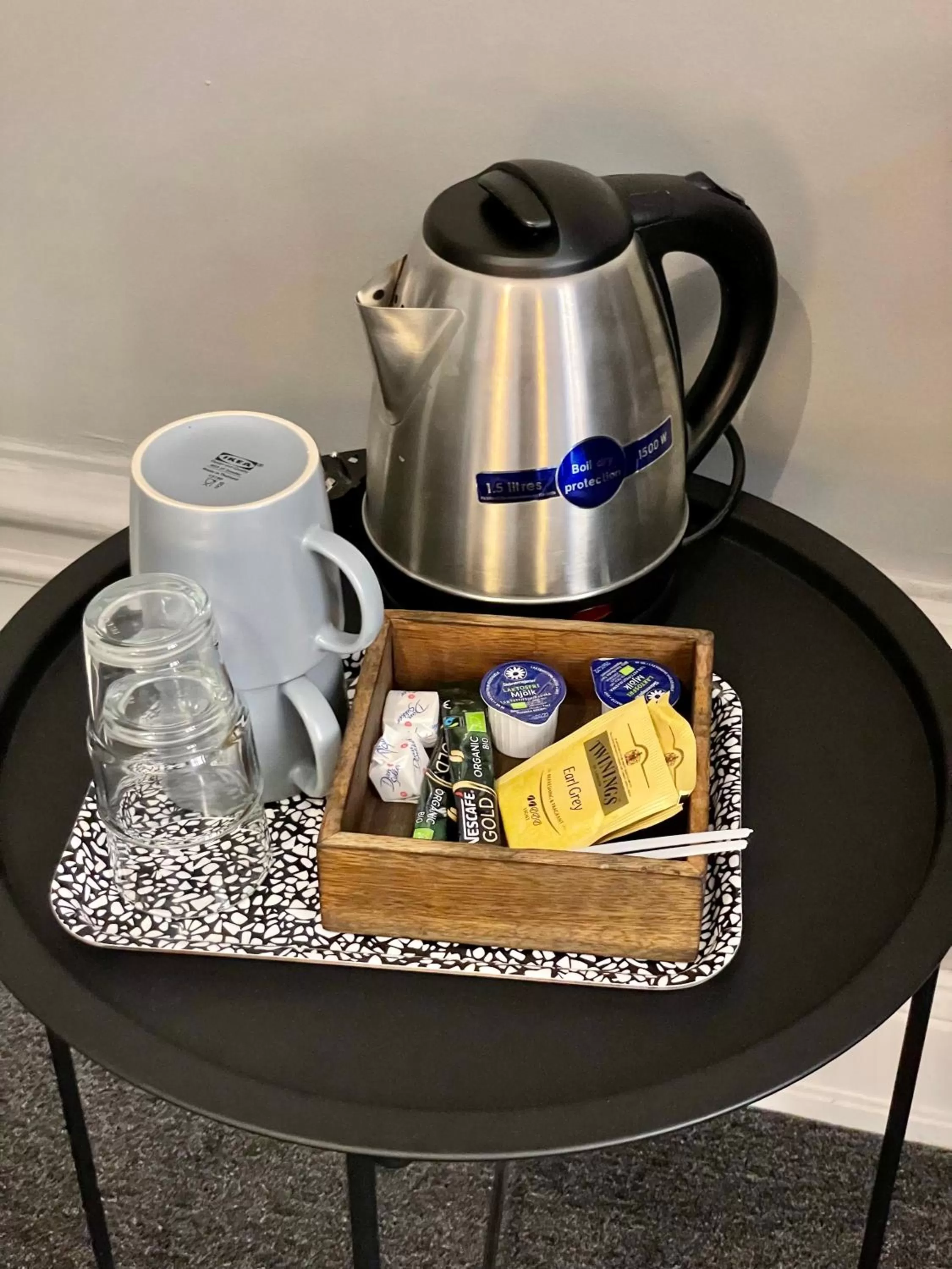 Coffee/tea facilities in Unique Hotel