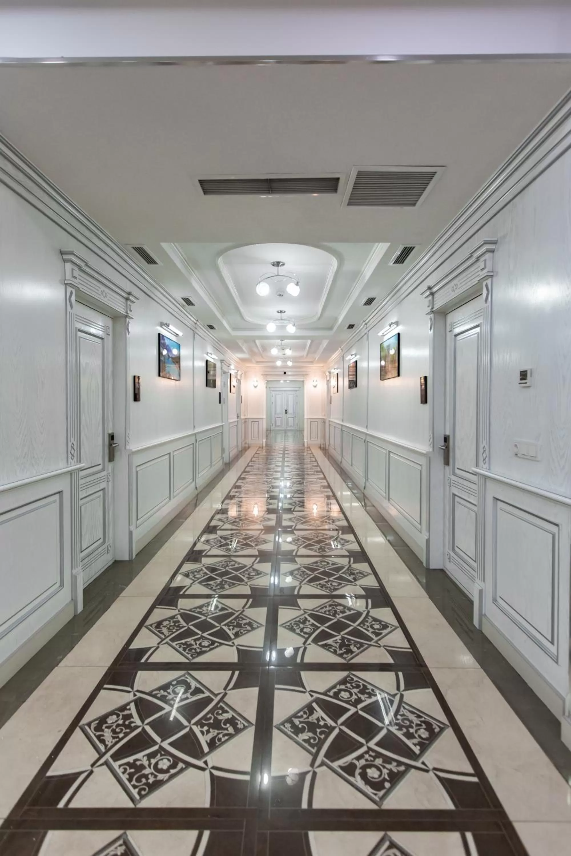 Facade/entrance in OydinPlaza Hotel