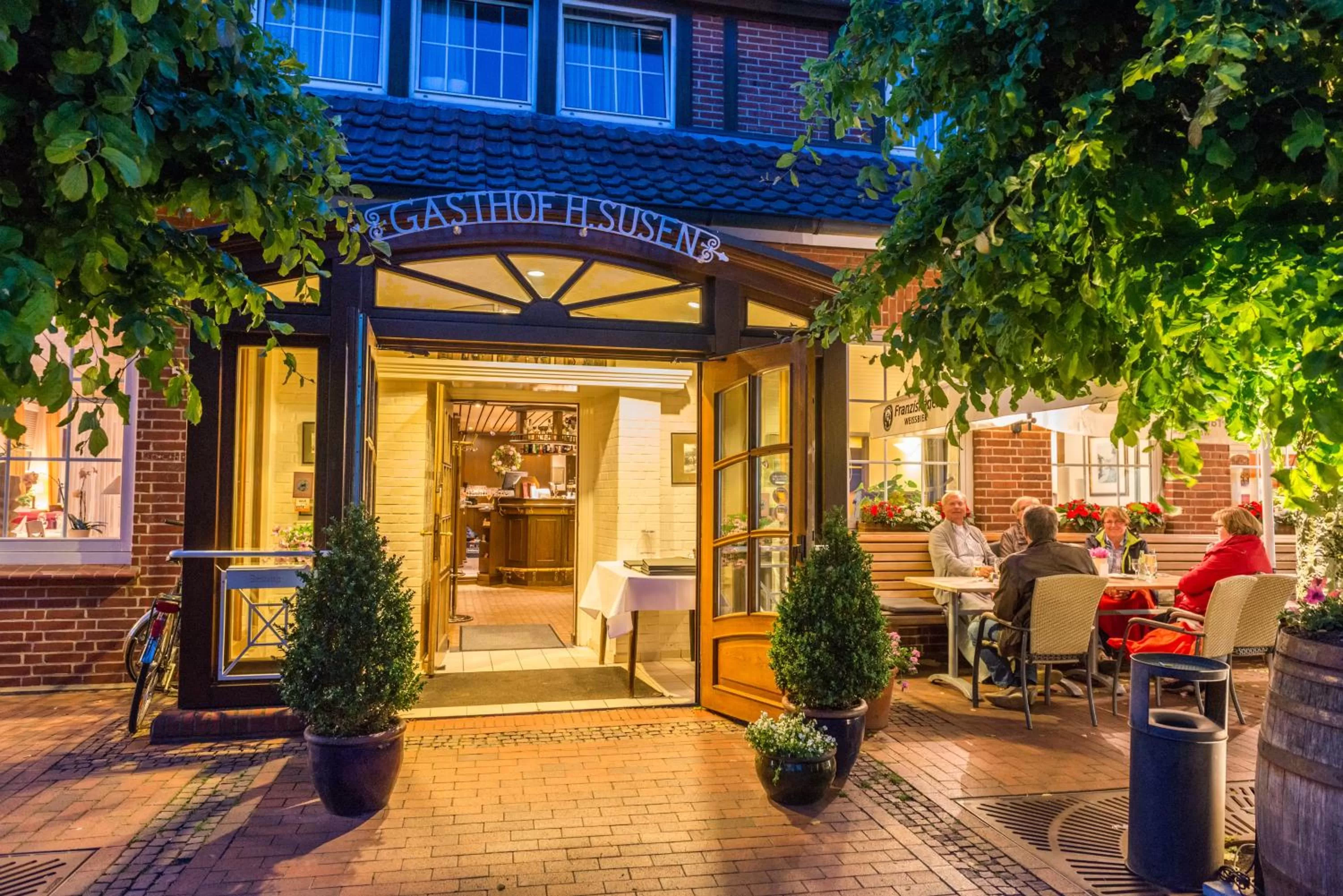 Facade/entrance in Hotel Rheinischer Hof