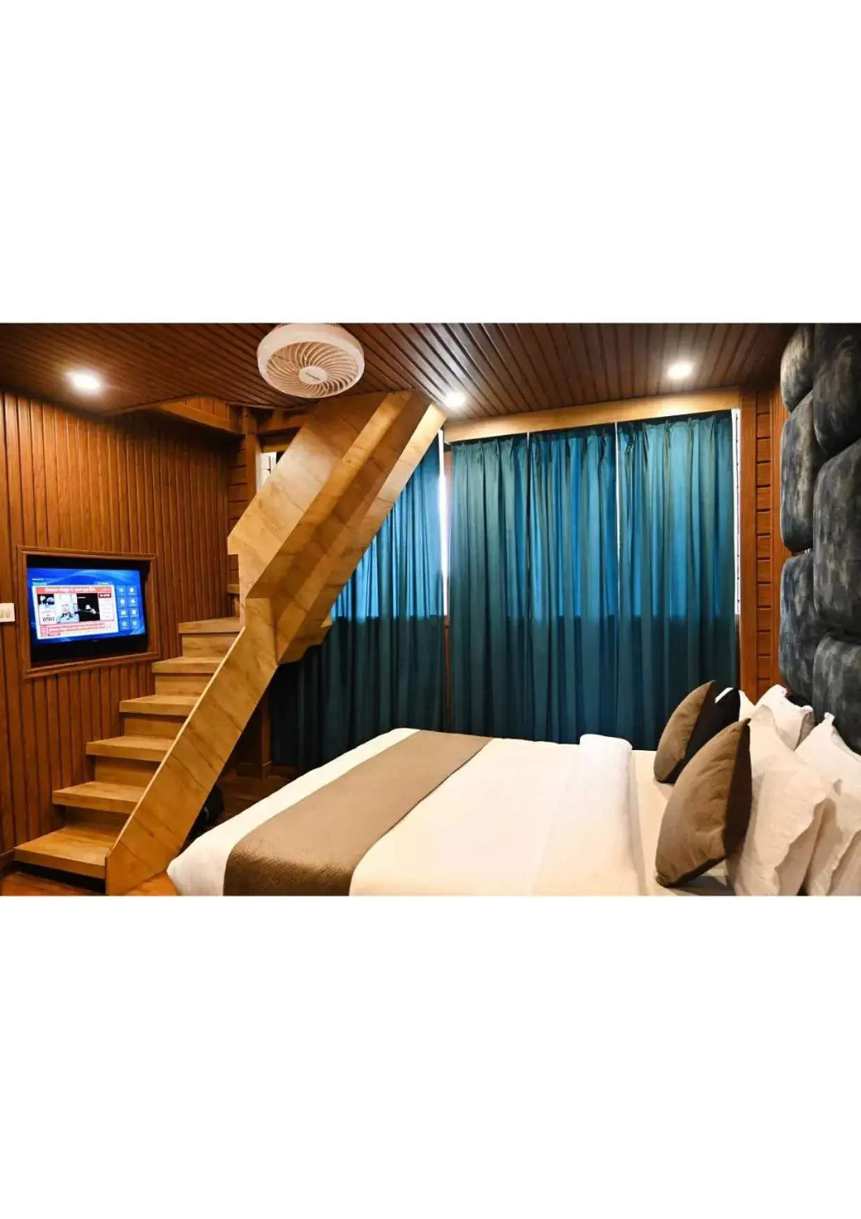 Photo of the whole room, Bed in Hotel Heritage Inn at Assi Ghat Photo of the whole room, Bed in Hotel Heritage Inn at Assi Ghat