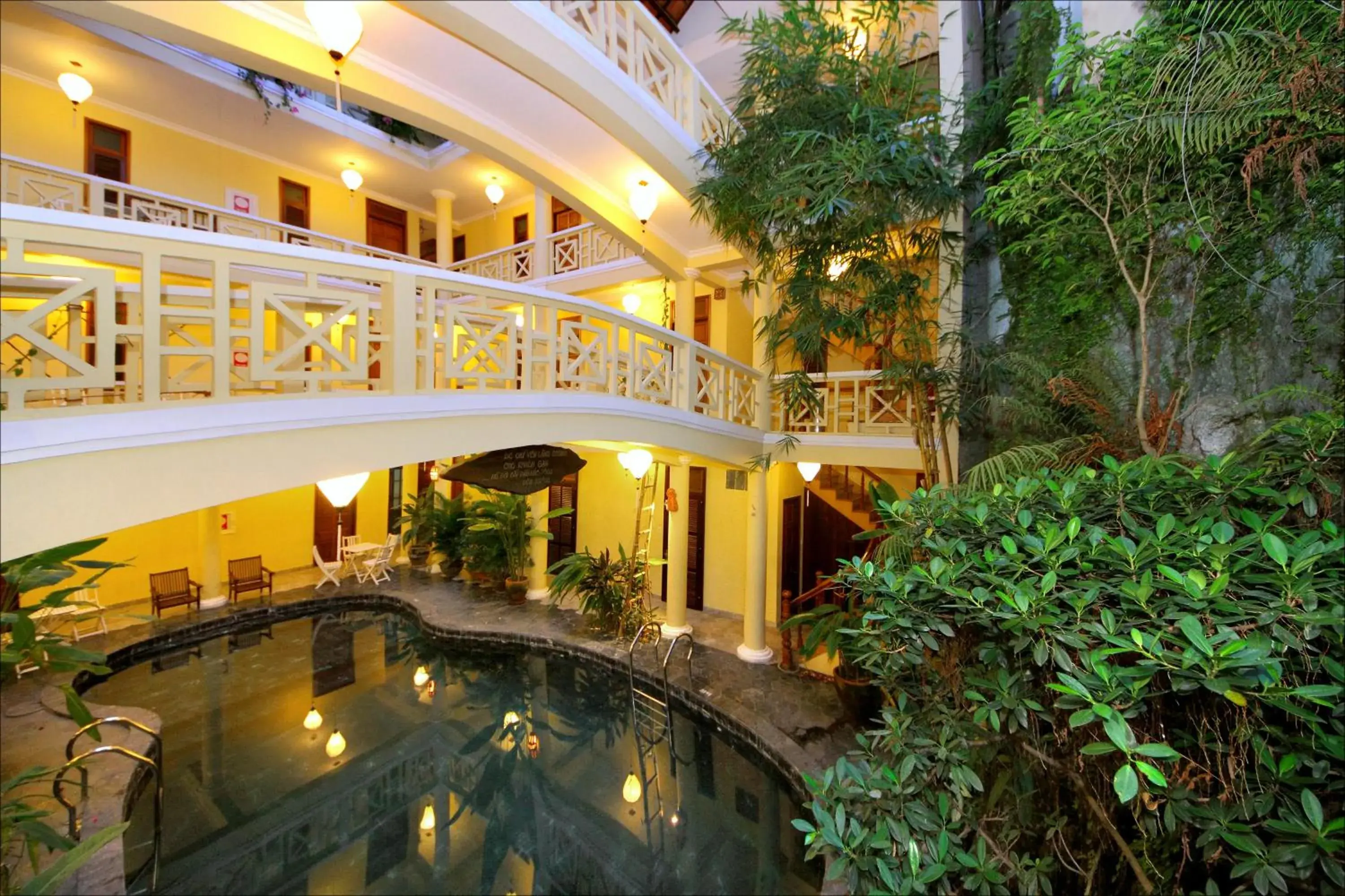 Pool view, Swimming Pool in Thanh Van 1 Hotel