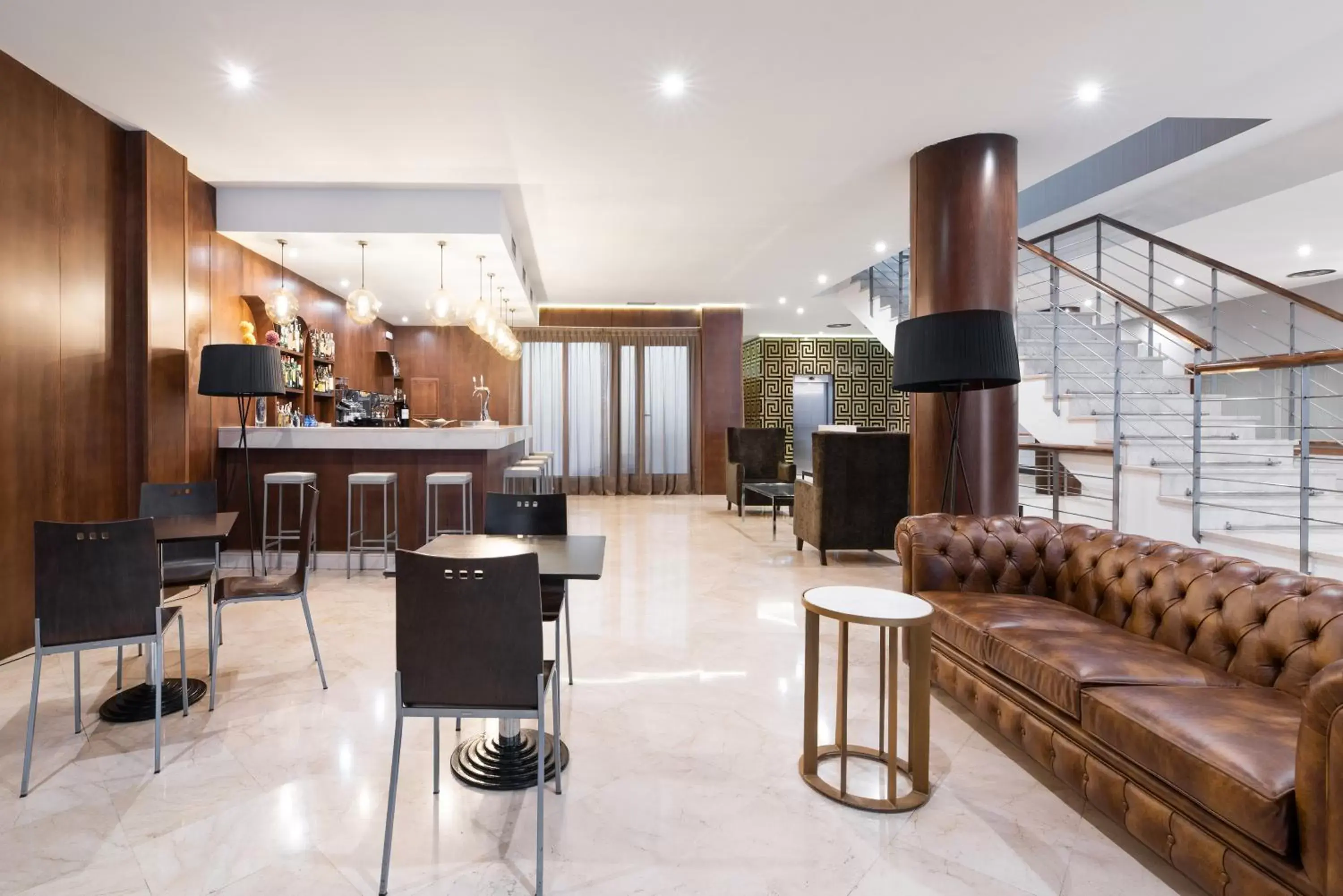 Lobby or reception, Lounge/Bar in Exe Agora Cáceres