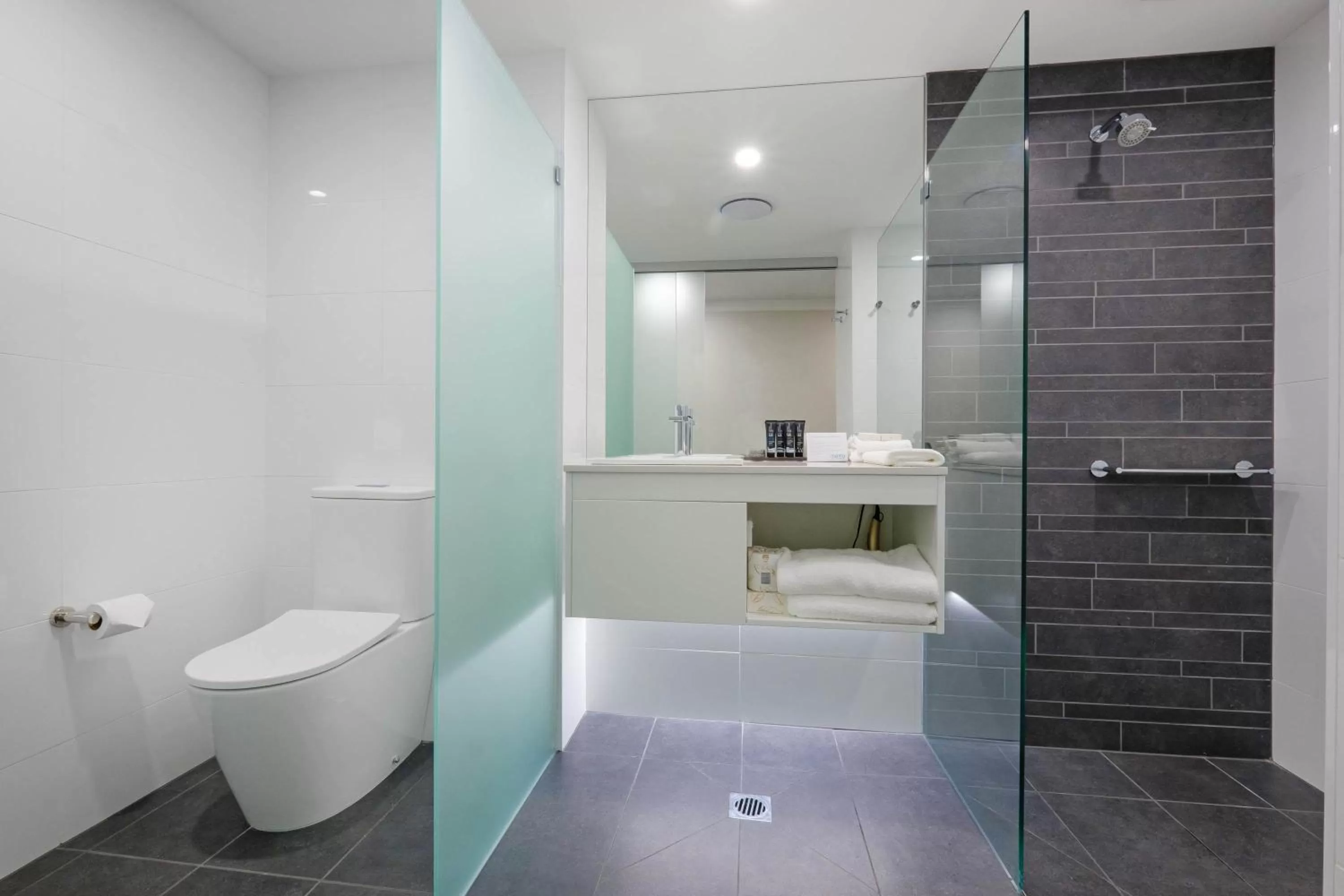 Bathroom in Mantra Albury