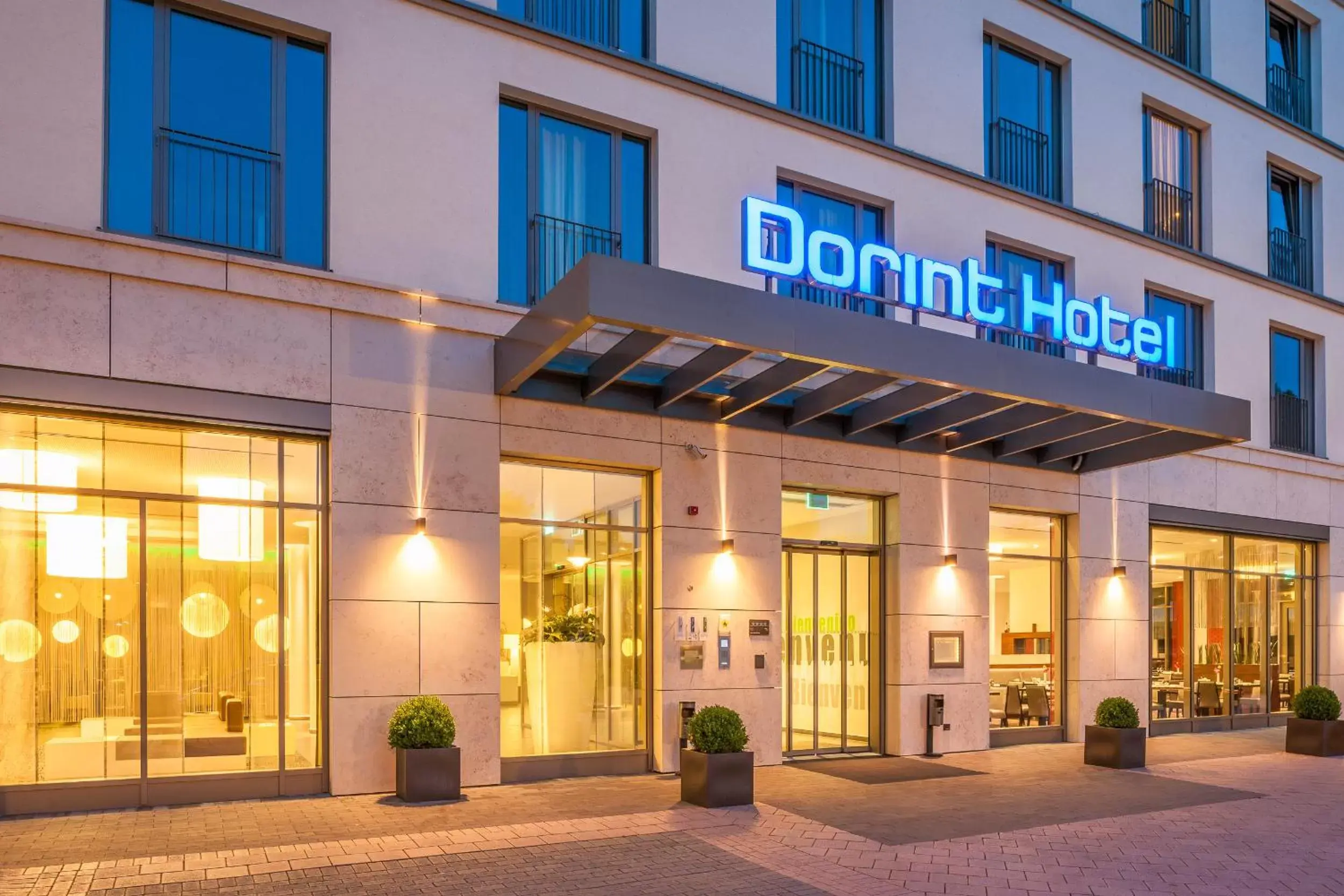 Facade/entrance in Dorint Hotel Hamburg-Eppendorf