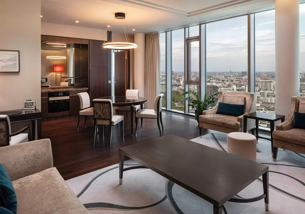 Living room, Seating Area in Waldorf Astoria Berlin