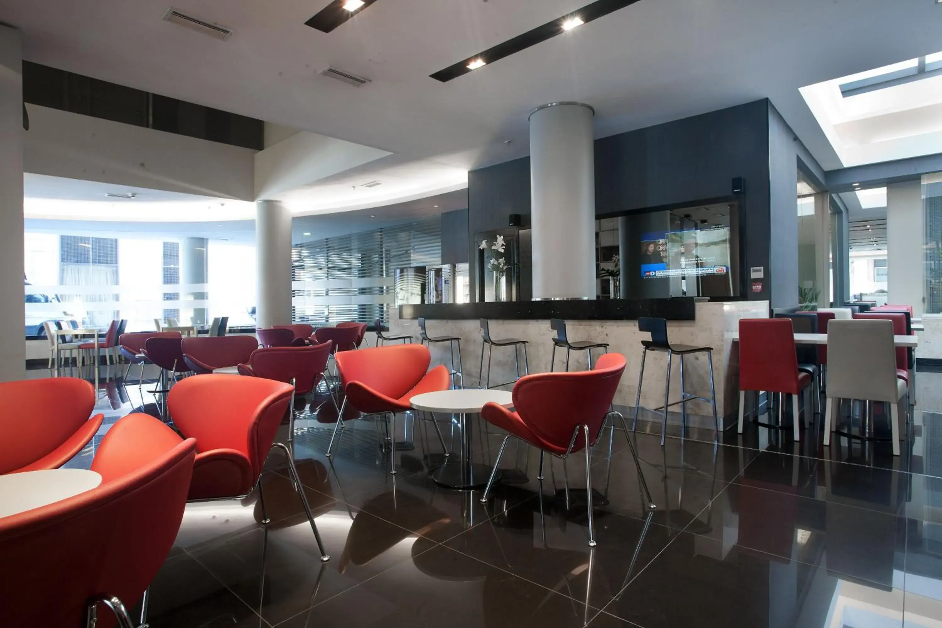 Lounge or bar, Restaurant/Places to Eat in Two Hotel Buenos Aires