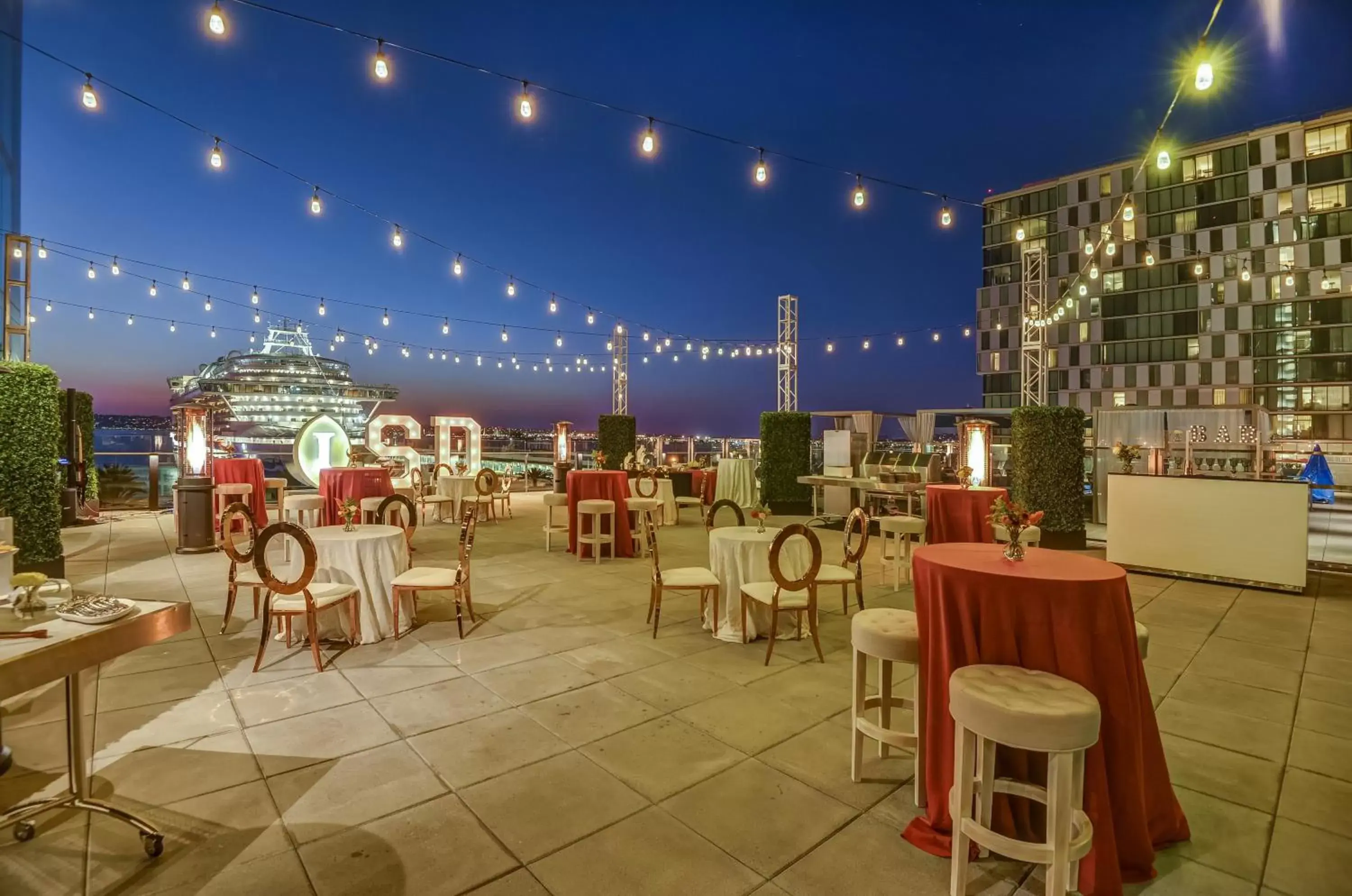 Meeting/conference room, Restaurant/Places to Eat in InterContinental San Diego, an IHG Hotel