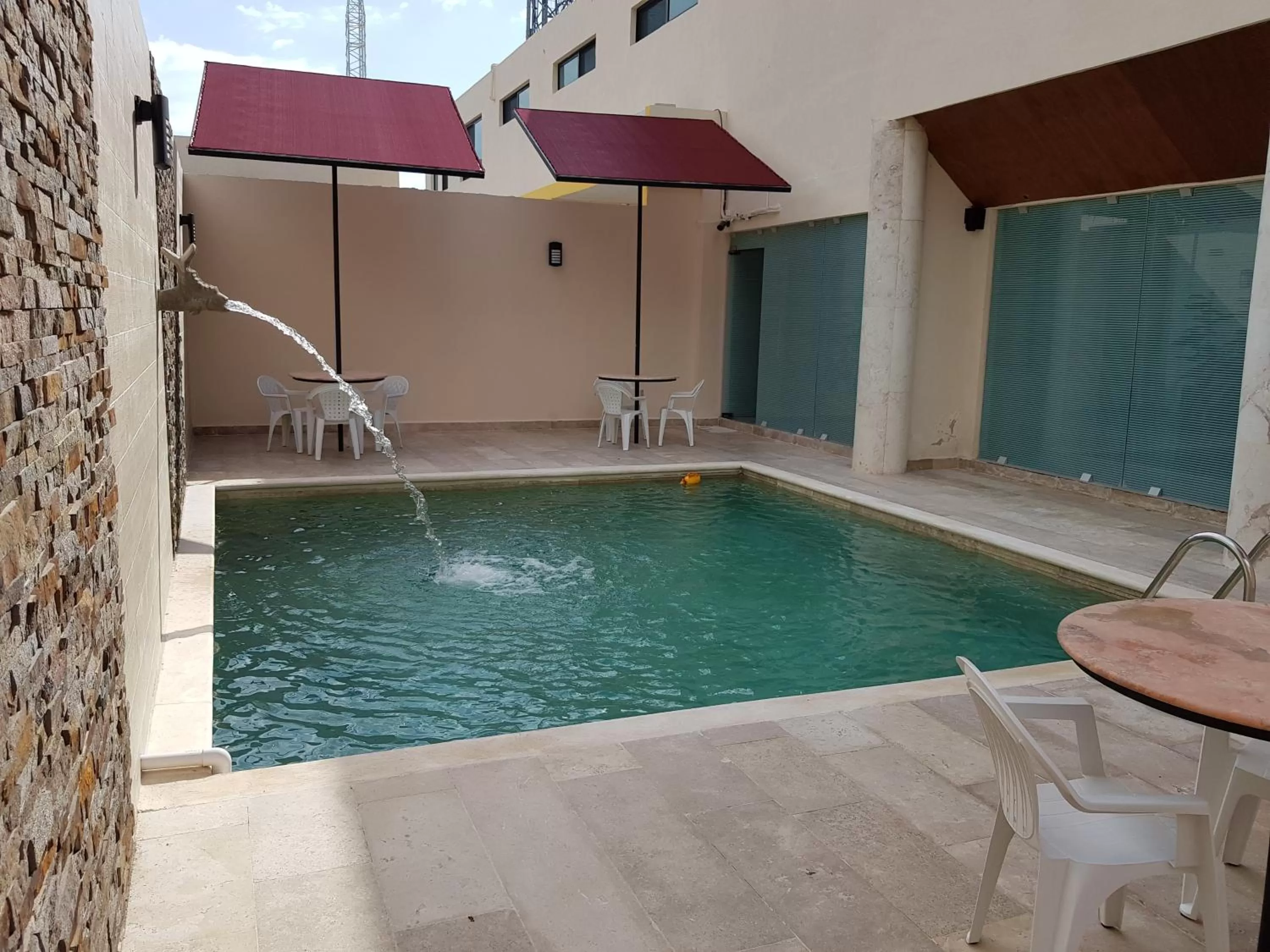 Swimming pool in Hotel Boutique La Toja Campeche
