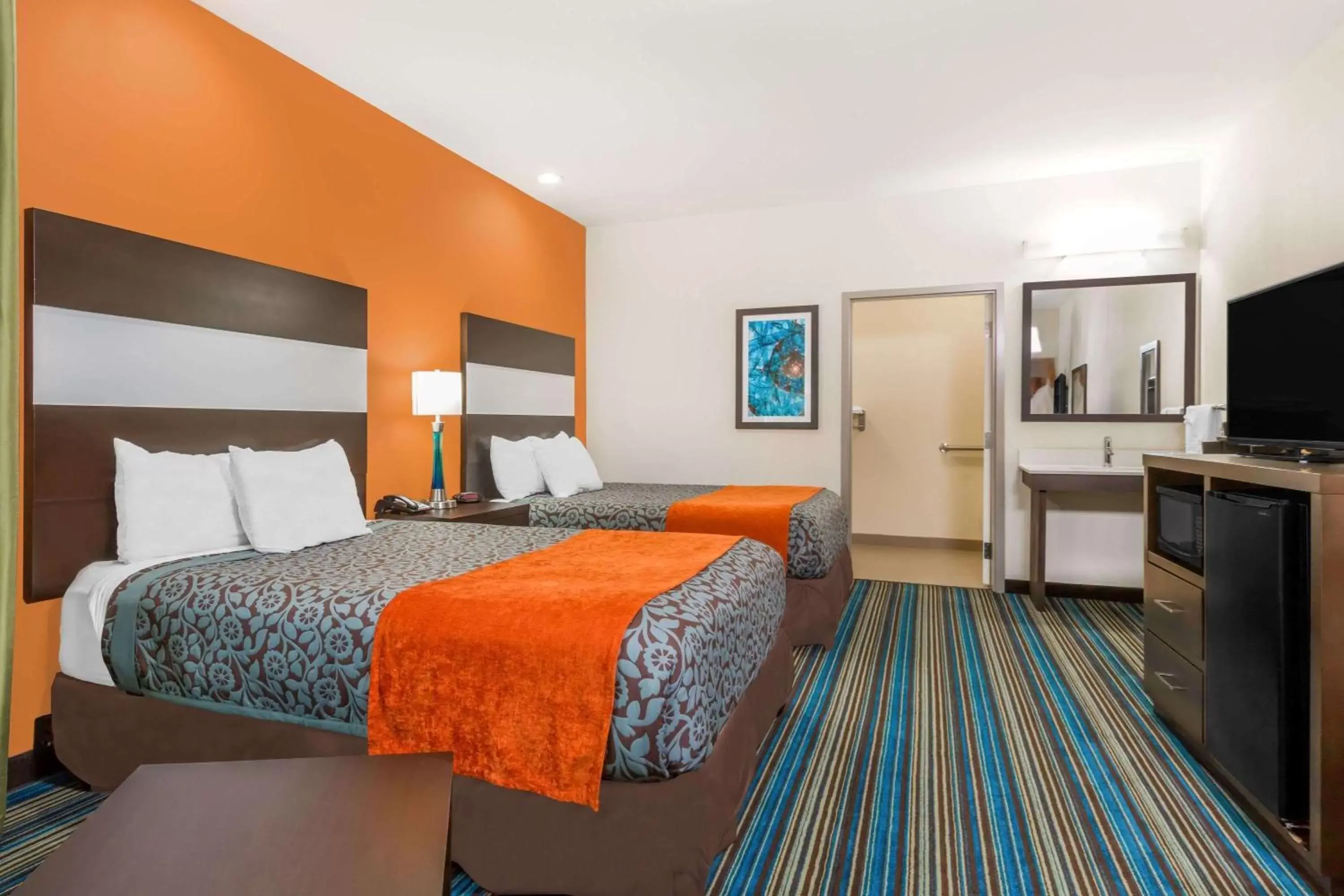 Photo of the whole room, Bed in Days Inn & Suites by Wyndham Katy